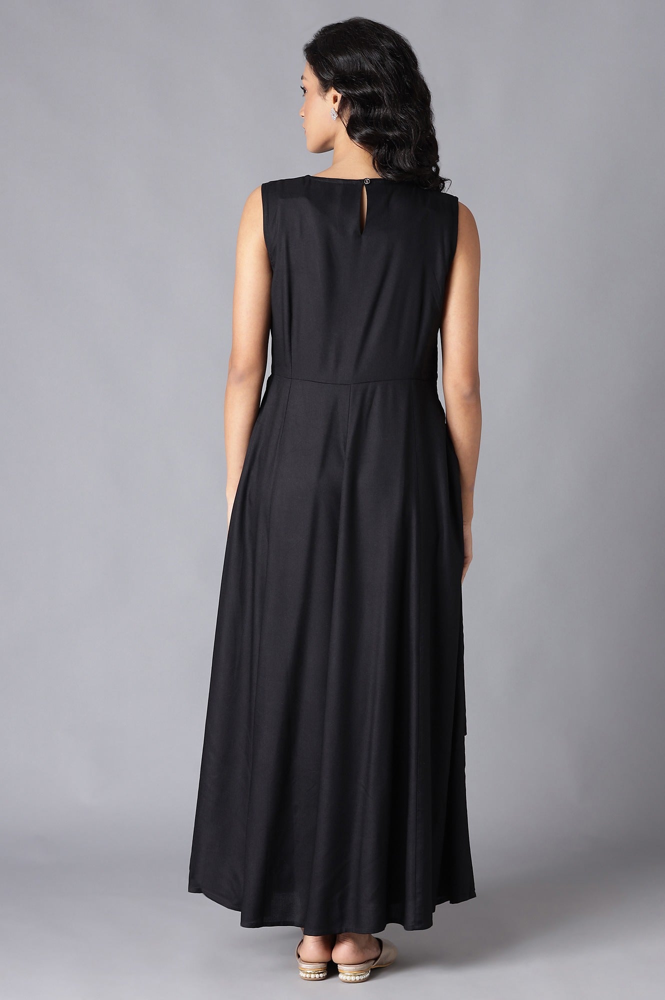 https://cdn.shopify.com/s/files/1/0722/3148/5636/files/22FEW17409-216978_2_4591be59-4298-4960-bc9d-ea7960baeff0.jpg?v=1760480751