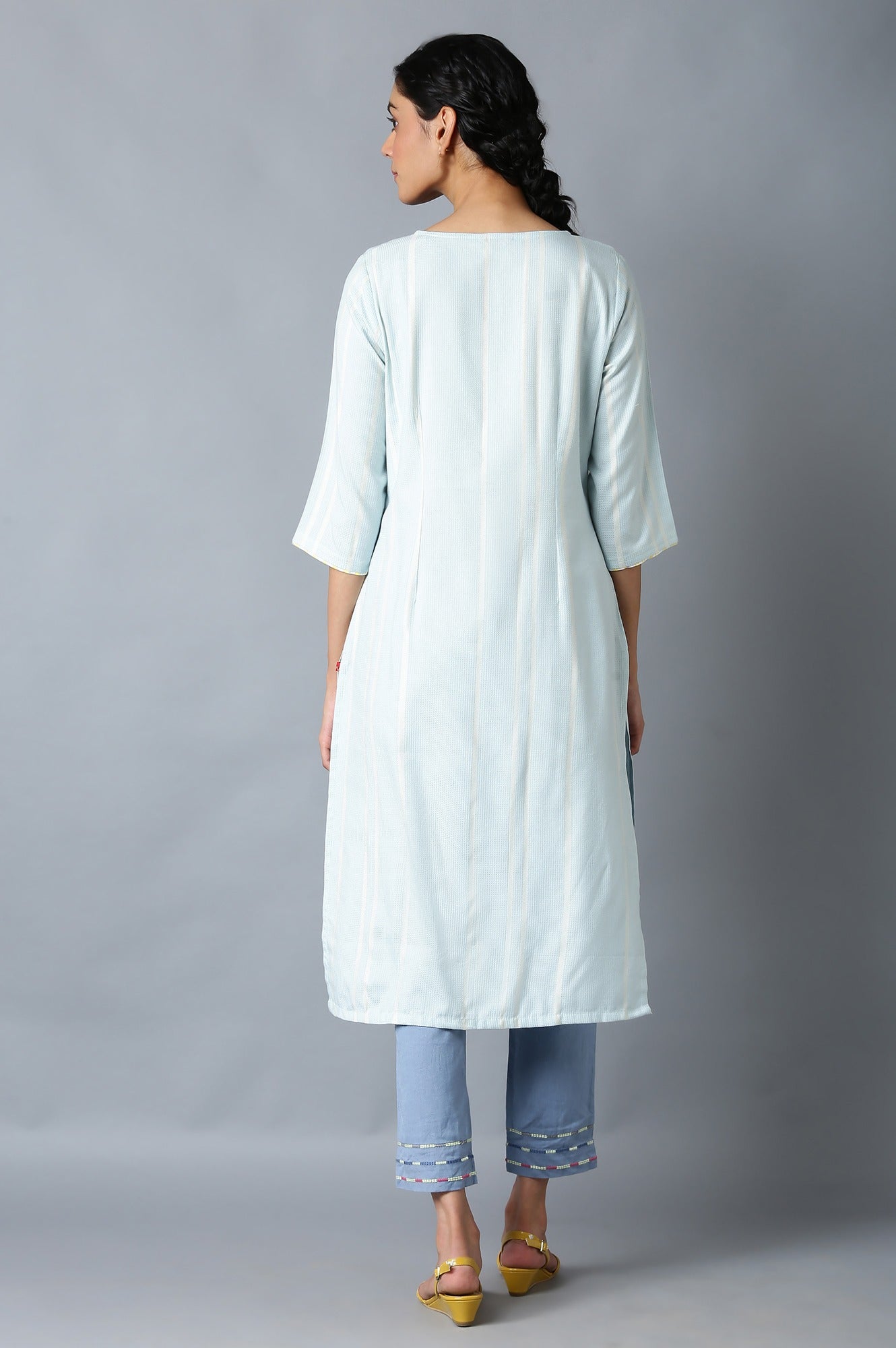 https://cdn.shopify.com/s/files/1/0722/3148/5636/files/22FEW17462-312199_2_06c2018a-7e16-4881-9d20-e66447f303a9.jpg?v=1760499126