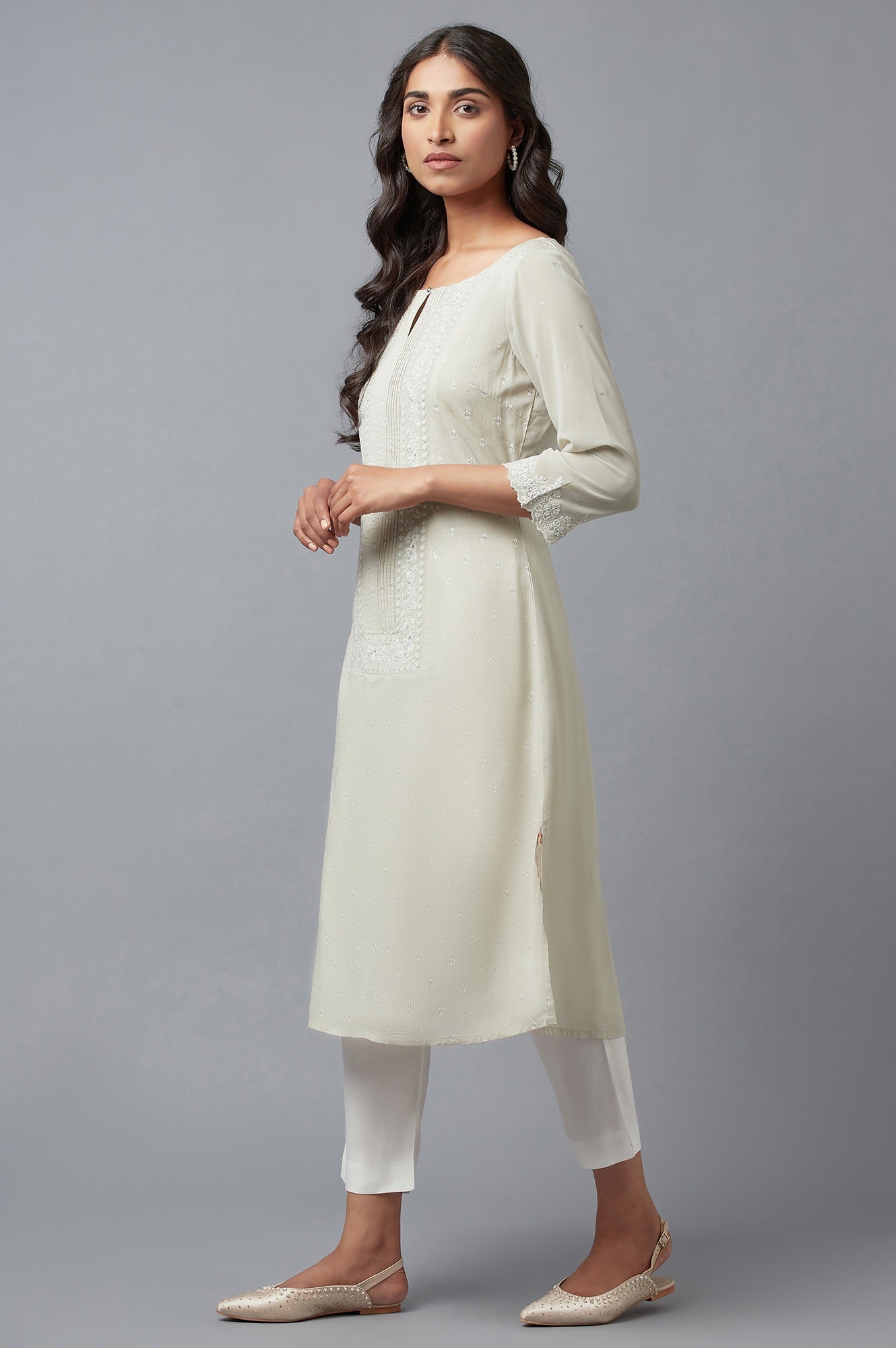 https://cdn.shopify.com/s/files/1/0722/3148/5636/files/22FEW17522-117456_3_586a6d46-2ab7-4ce9-b96c-349e631ded73.jpg?v=1760479115