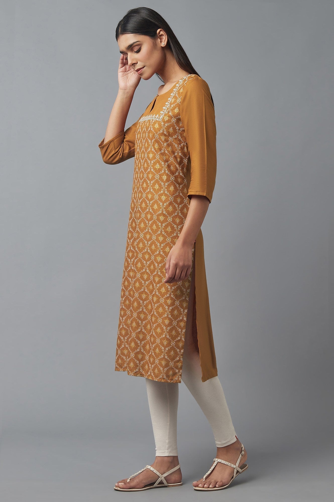 https://cdn.shopify.com/s/files/1/0722/3148/5636/files/22FEW17575-117521_3_0a54ff46-3fe3-464e-9687-ce1c80eb5ceb.jpg?v=1760480512