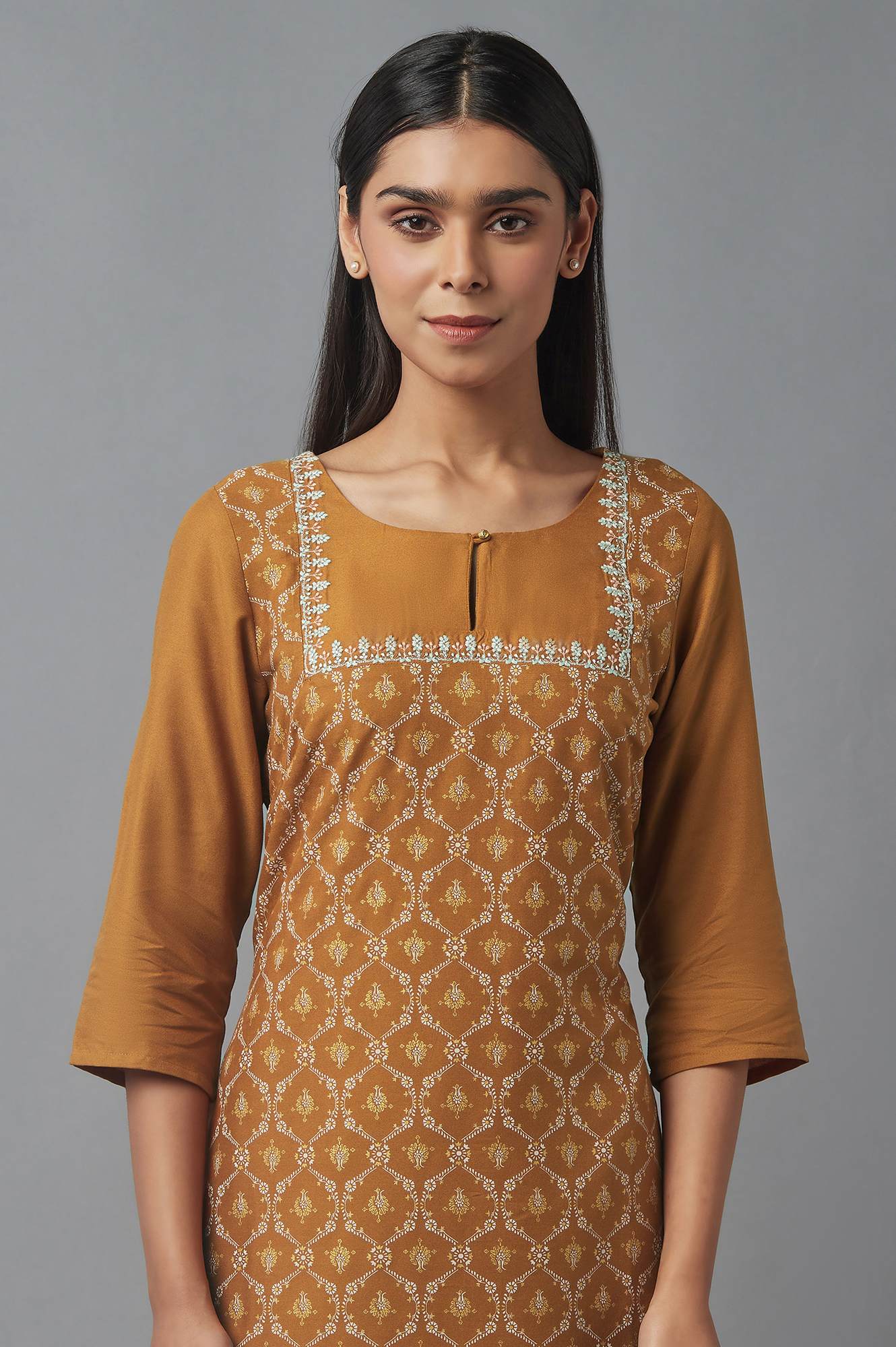 https://cdn.shopify.com/s/files/1/0722/3148/5636/files/22FEW17575-117521_6_aedd8bbb-adfb-4512-a032-53cc2dc03a97.jpg?v=1760480513