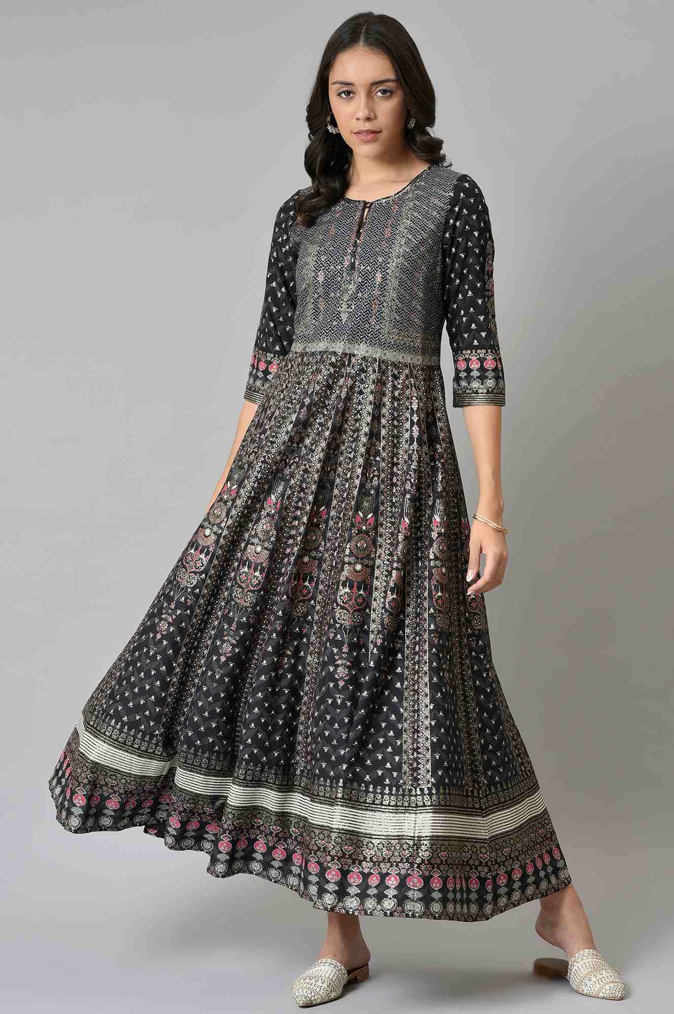 https://cdn.shopify.com/s/files/1/0722/3148/5636/files/22FEW17668-118850_5_9bc7ca8e-5482-49e2-9215-ea42d761d453.jpg?v=1760481121