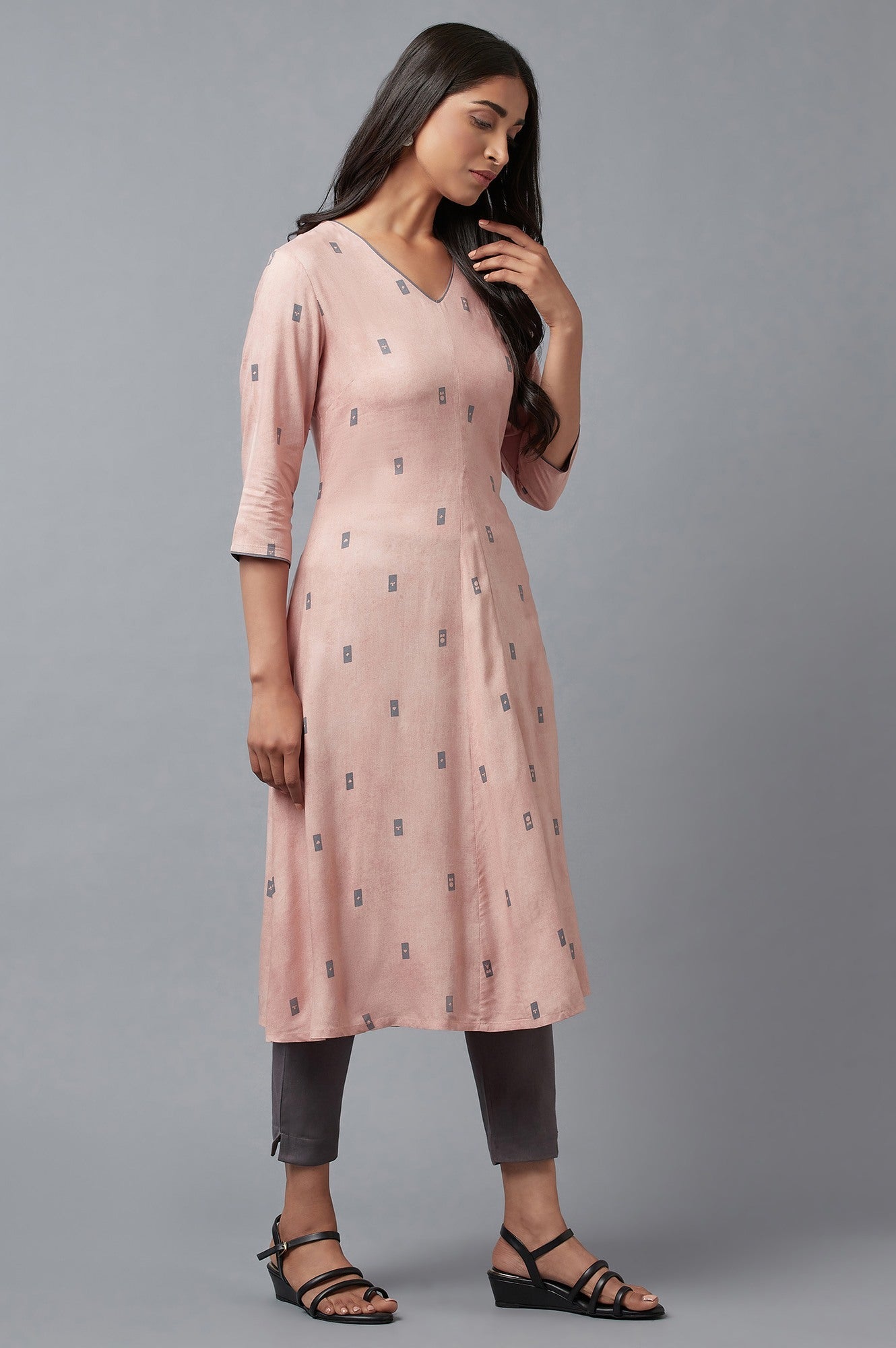 https://cdn.shopify.com/s/files/1/0722/3148/5636/files/22FEW17672-118114_4_304df62b-e784-4b4e-9d91-358b6054bd7f.jpg?v=1760479499