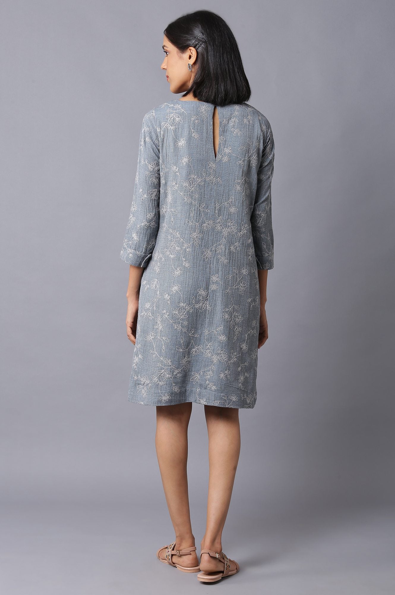 https://cdn.shopify.com/s/files/1/0722/3148/5636/files/22FEW17930-830077_2_ff06697e-e904-4fb5-b824-ade762443939.jpg?v=1760482223