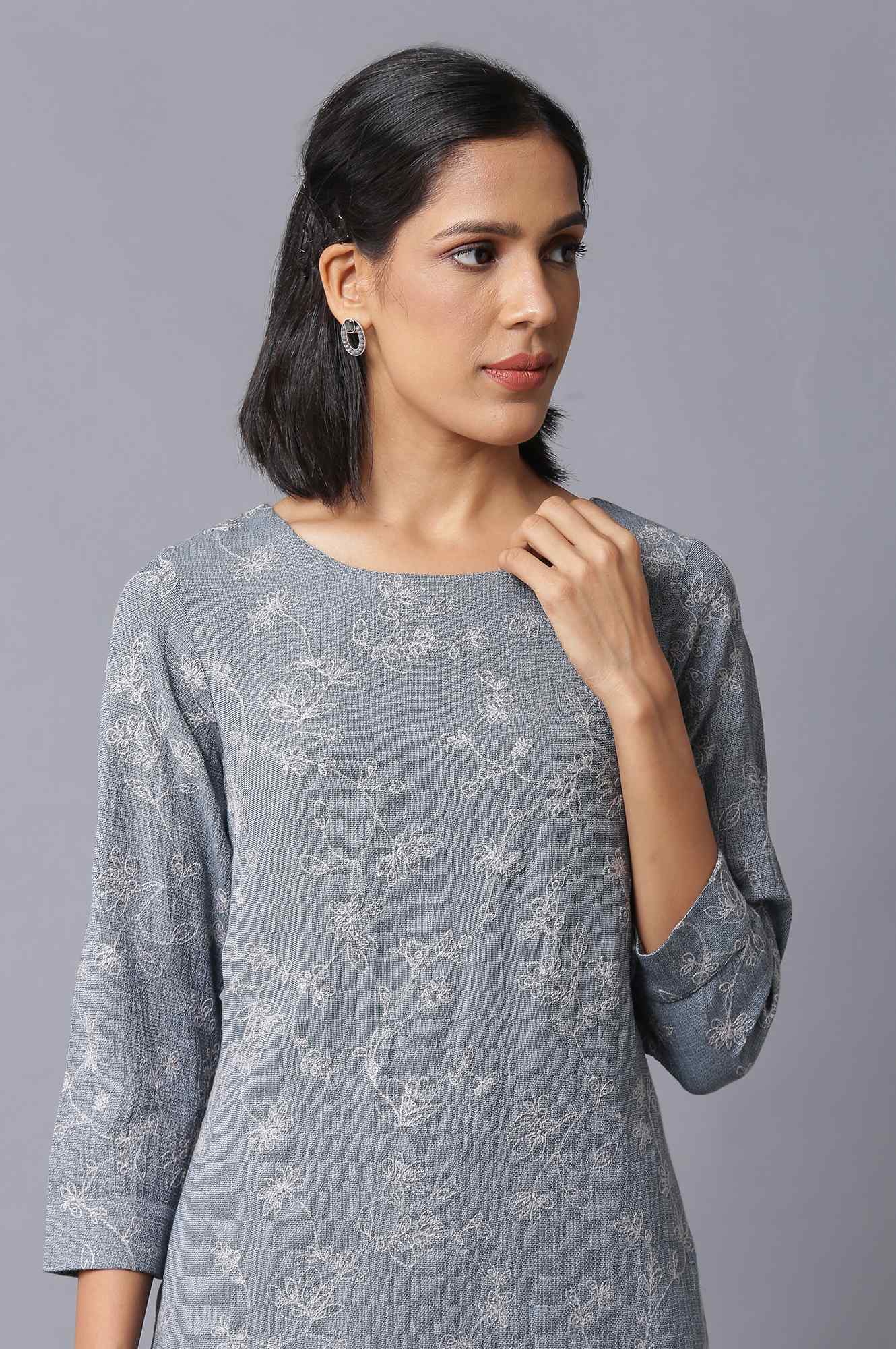 https://cdn.shopify.com/s/files/1/0722/3148/5636/files/22FEW17930-830077_6_8a6c3d16-7677-4b42-bc79-7077a606fdd9.jpg?v=1760482223