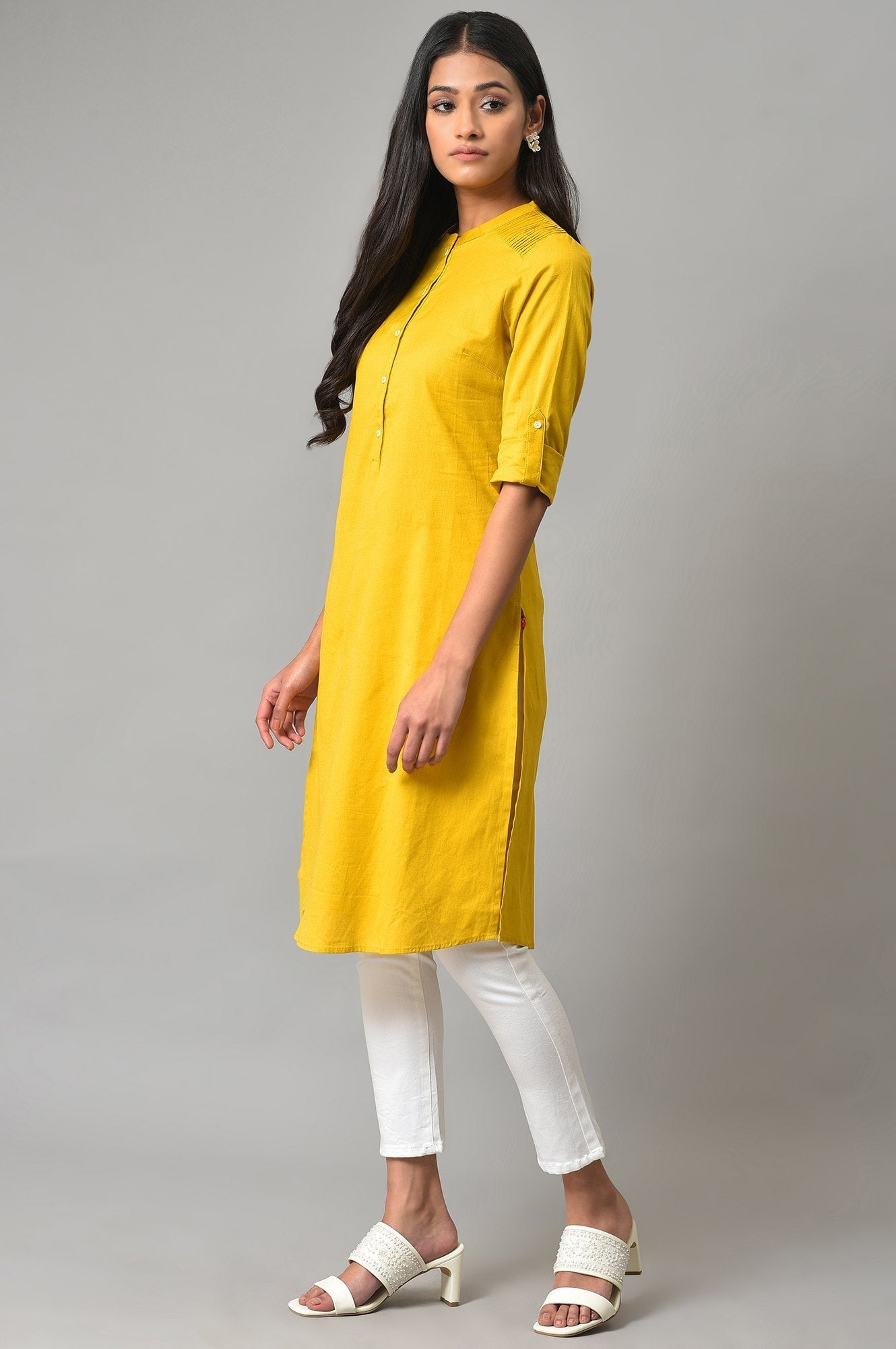 https://cdn.shopify.com/s/files/1/0722/3148/5636/files/22FEW18810-213740_3_28ac91d9-0410-475c-a8ac-4d541f92df4e.jpg?v=1760472325