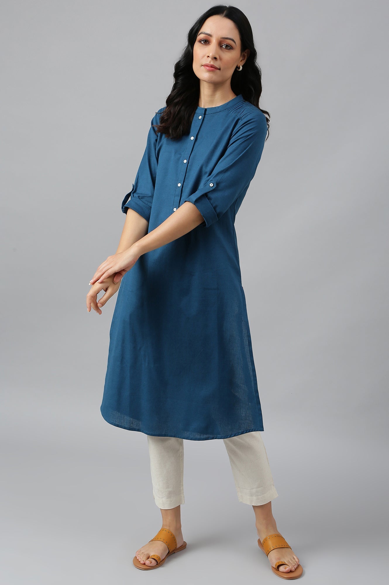 https://cdn.shopify.com/s/files/1/0722/3148/5636/files/22FEW18810-213746_5_c948ebe2-06d7-4e66-9020-ae839aeb48f1.jpg?v=1760608625
