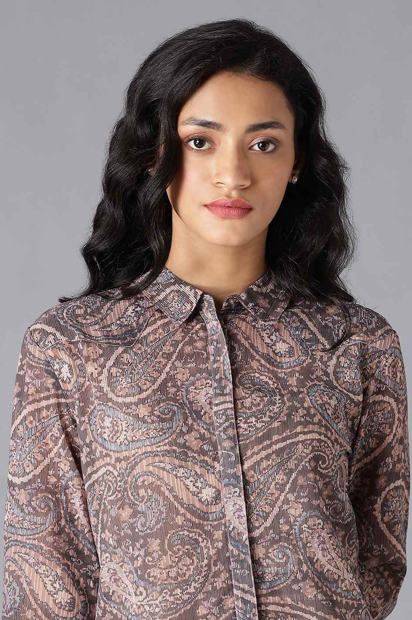 https://cdn.shopify.com/s/files/1/0722/3148/5636/files/22FEW31105-810090_6_6a4ce855-43db-4c87-a0bb-b9a907ffaa41.jpg?v=1760481677