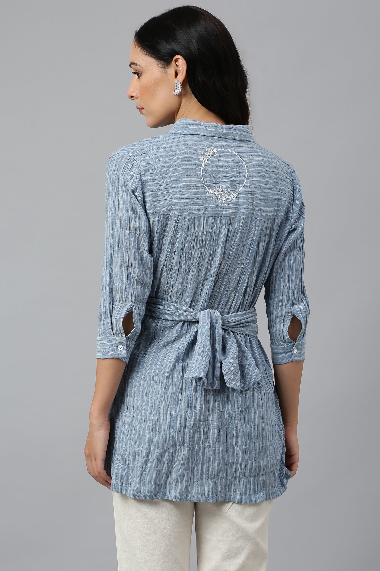 https://cdn.shopify.com/s/files/1/0722/3148/5636/files/22FEW31111-820069_4_beefdbe8-4f93-4bdb-873c-00c8f231df79.jpg?v=1772276752