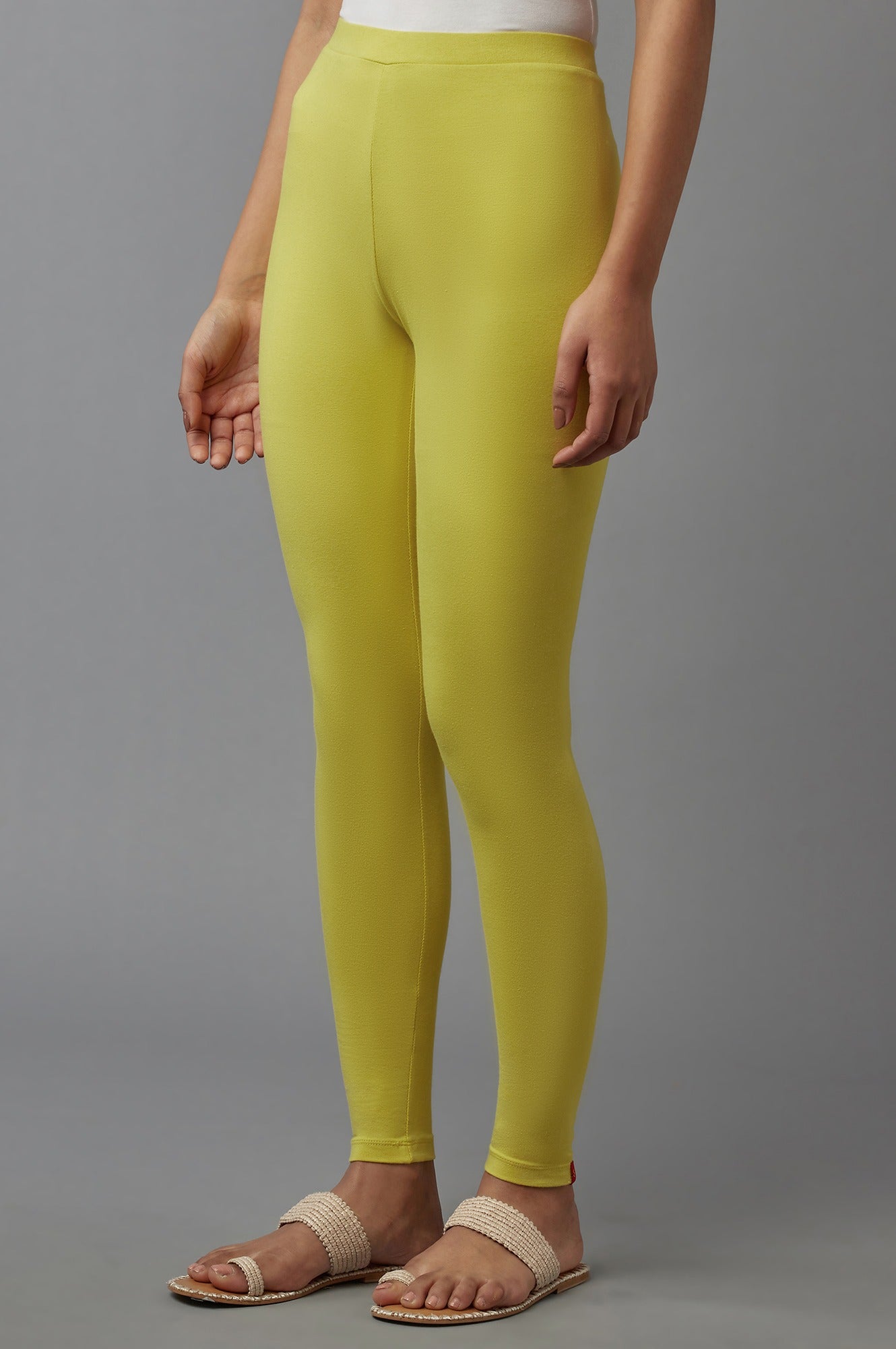 https://cdn.shopify.com/s/files/1/0722/3148/5636/files/22FEW60105-215912_3_d506ae8c-2df5-4a69-a1a7-b113294c2ebf.jpg?v=1760478935