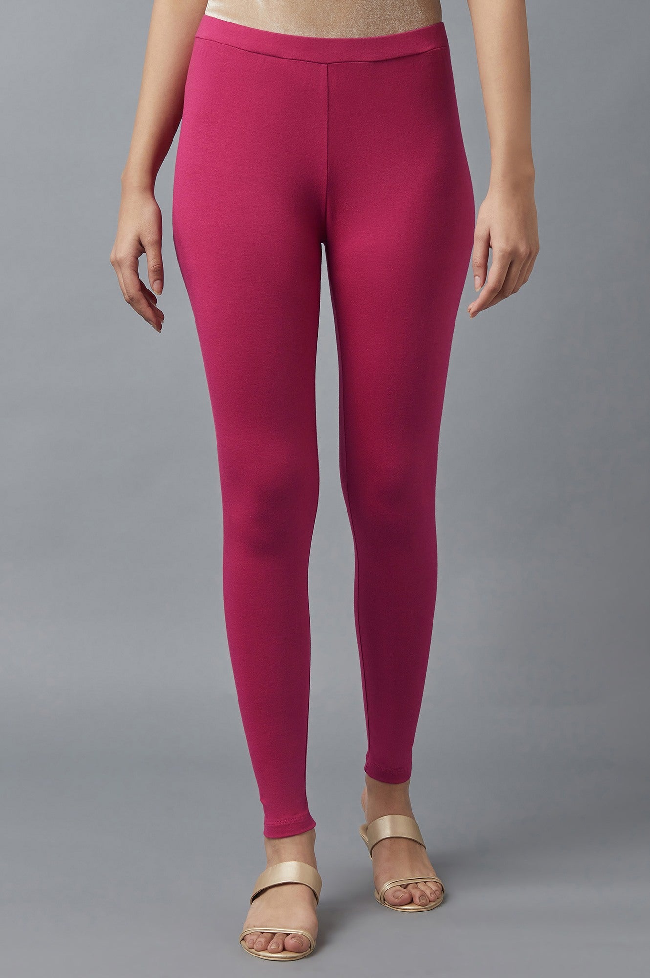 https://cdn.shopify.com/s/files/1/0722/3148/5636/files/22FEW60105-215913_1_4b773776-e6ae-4ab7-b38e-a4e3eaf4acfa.jpg?v=1760483537