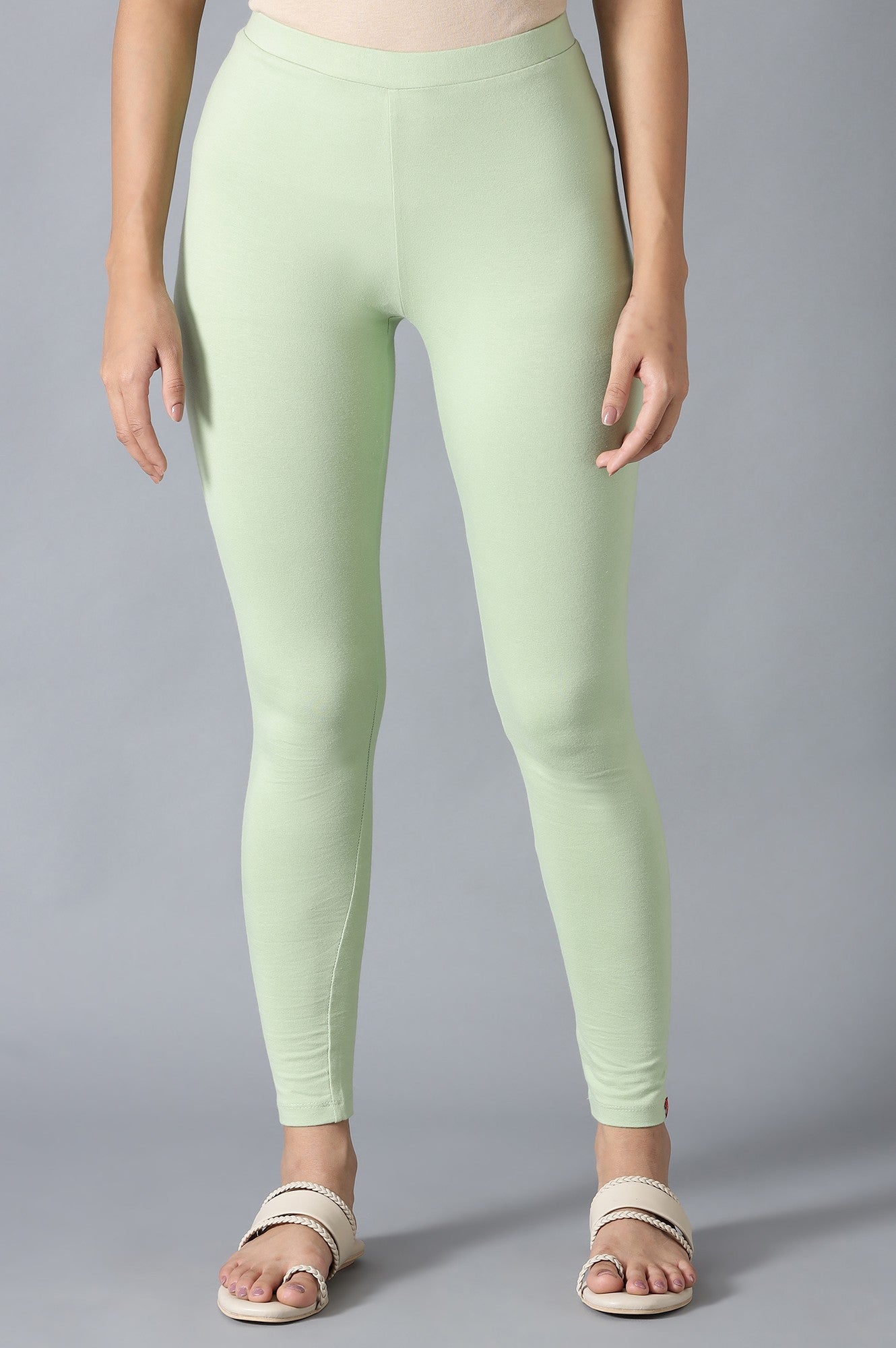 https://cdn.shopify.com/s/files/1/0722/3148/5636/files/22FEW60105-217081_1_f73a714e-12bf-46da-a404-e406afdccd61.jpg?v=1760462756