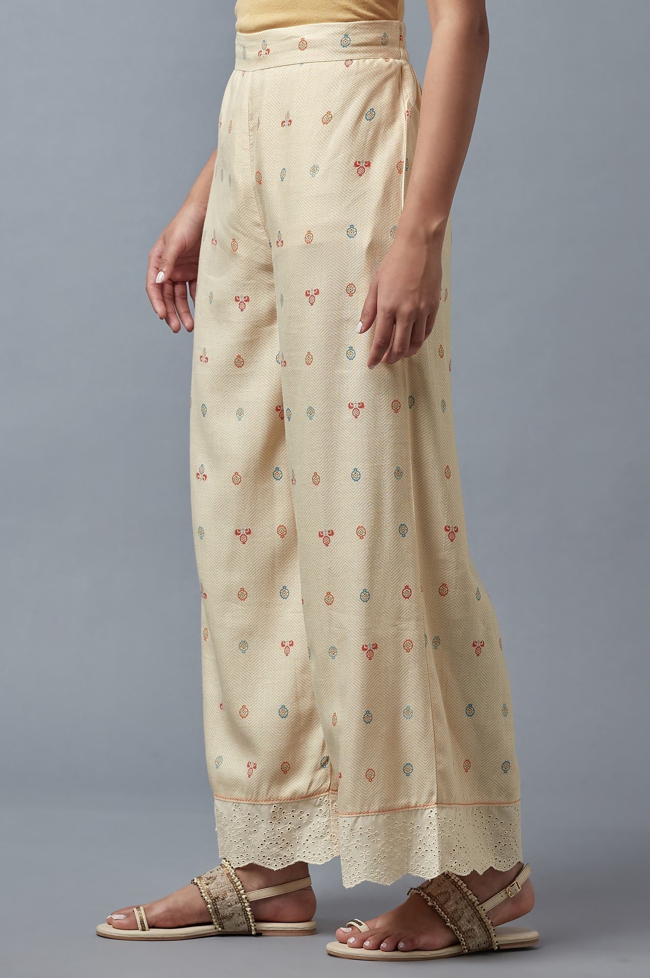 https://cdn.shopify.com/s/files/1/0722/3148/5636/files/22FEW61396-116564_3_dbb62b6e-4b1d-4805-9866-0e1e6cd893ec.jpg?v=1760482436