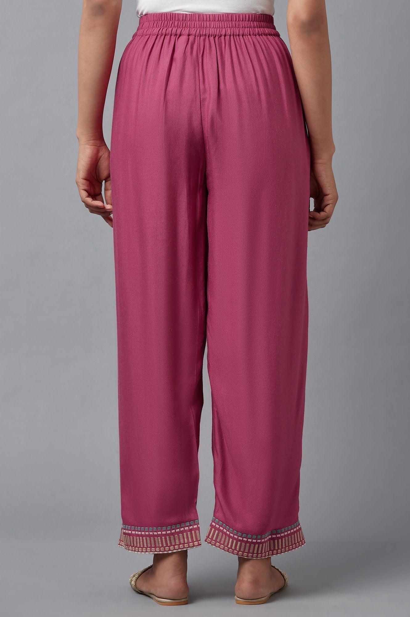 https://cdn.shopify.com/s/files/1/0722/3148/5636/files/22FEW61858-217015_2_5f8e04da-6a4f-472e-a5c6-b070bba09800.jpg?v=1760499049