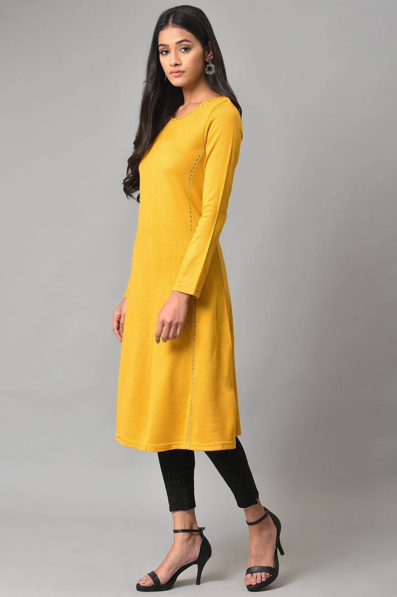 https://cdn.shopify.com/s/files/1/0722/3148/5636/files/22NOW18369-215921_3.jpg?v=1760465687