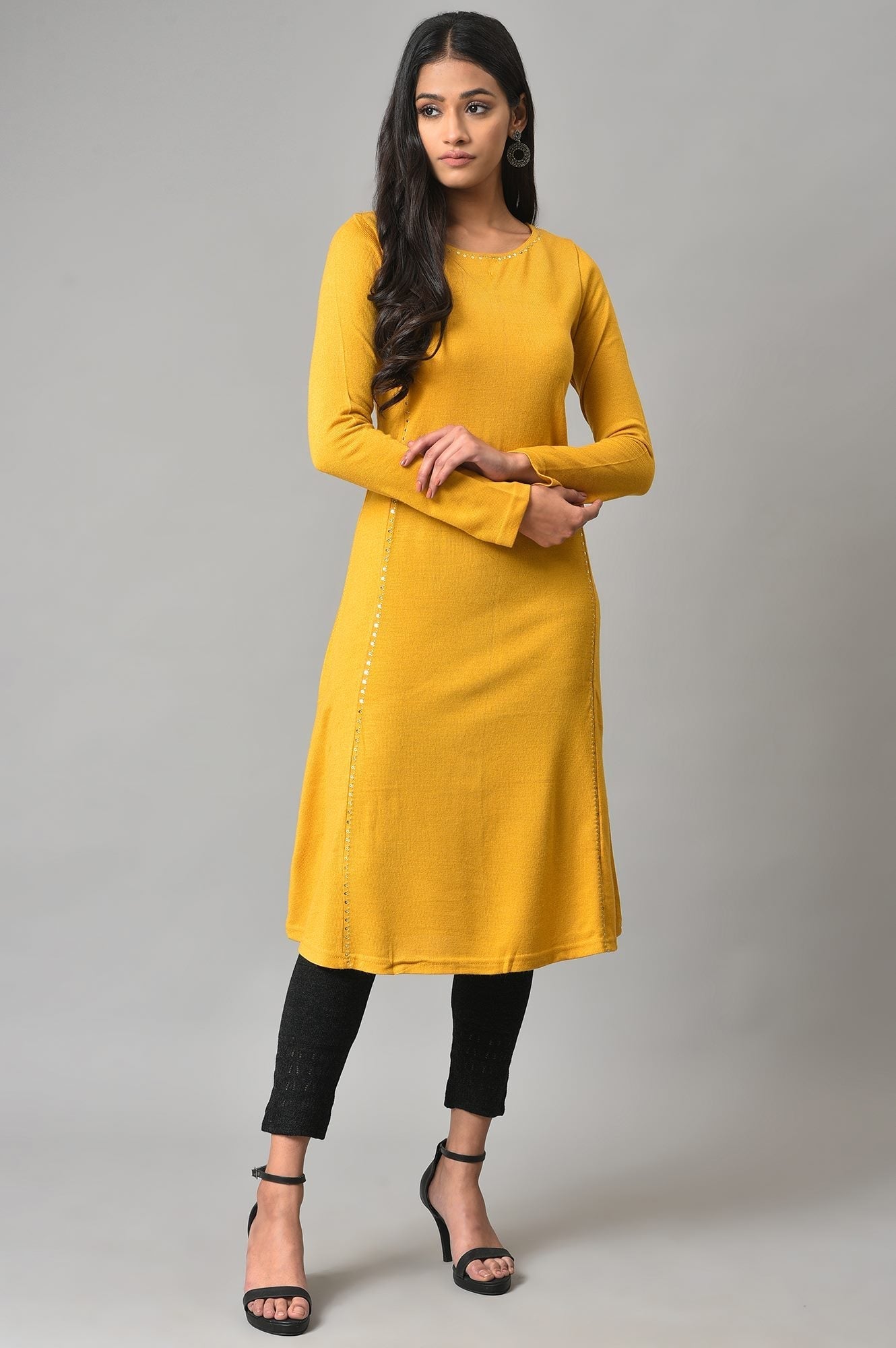 https://cdn.shopify.com/s/files/1/0722/3148/5636/files/22NOW18369-215921_6.jpg?v=1760465687