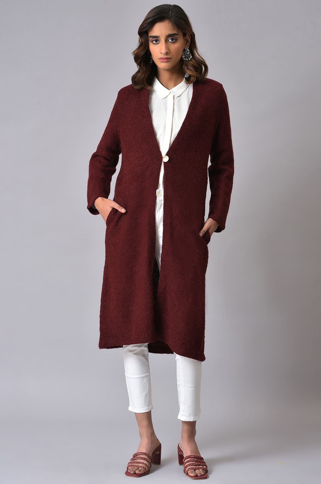 https://cdn.shopify.com/s/files/1/0722/3148/5636/files/22NOW40134-219563_1_b7cfb0db-450a-41da-bdbb-ea770398e963.jpg?v=1760602798