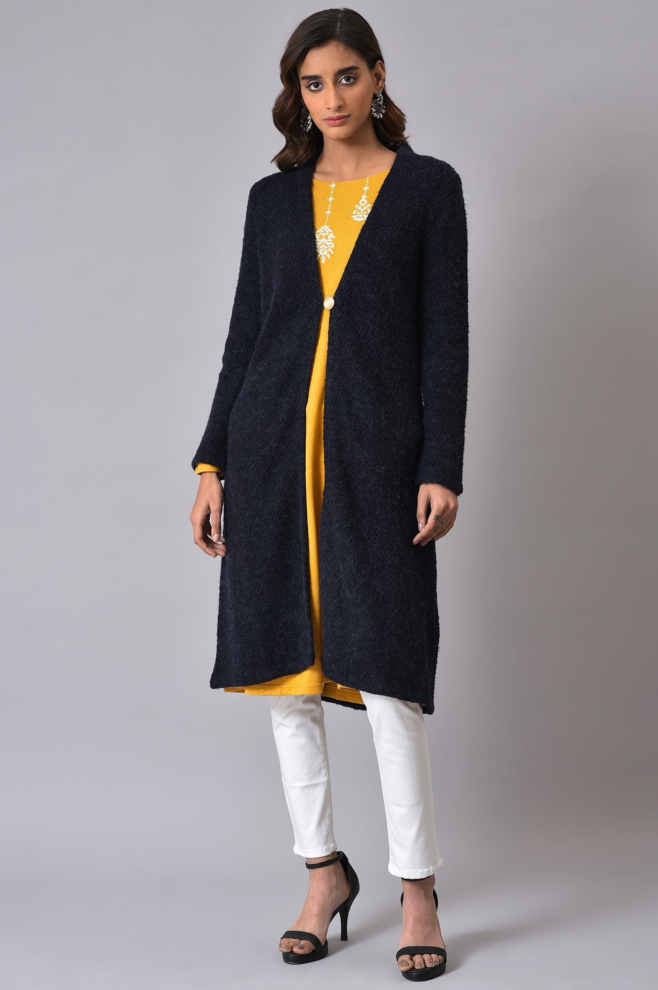 https://cdn.shopify.com/s/files/1/0722/3148/5636/files/22NOW40134-219564_1_a912bd32-8f46-48a2-90b9-c5f9de953e28.jpg?v=1760599492