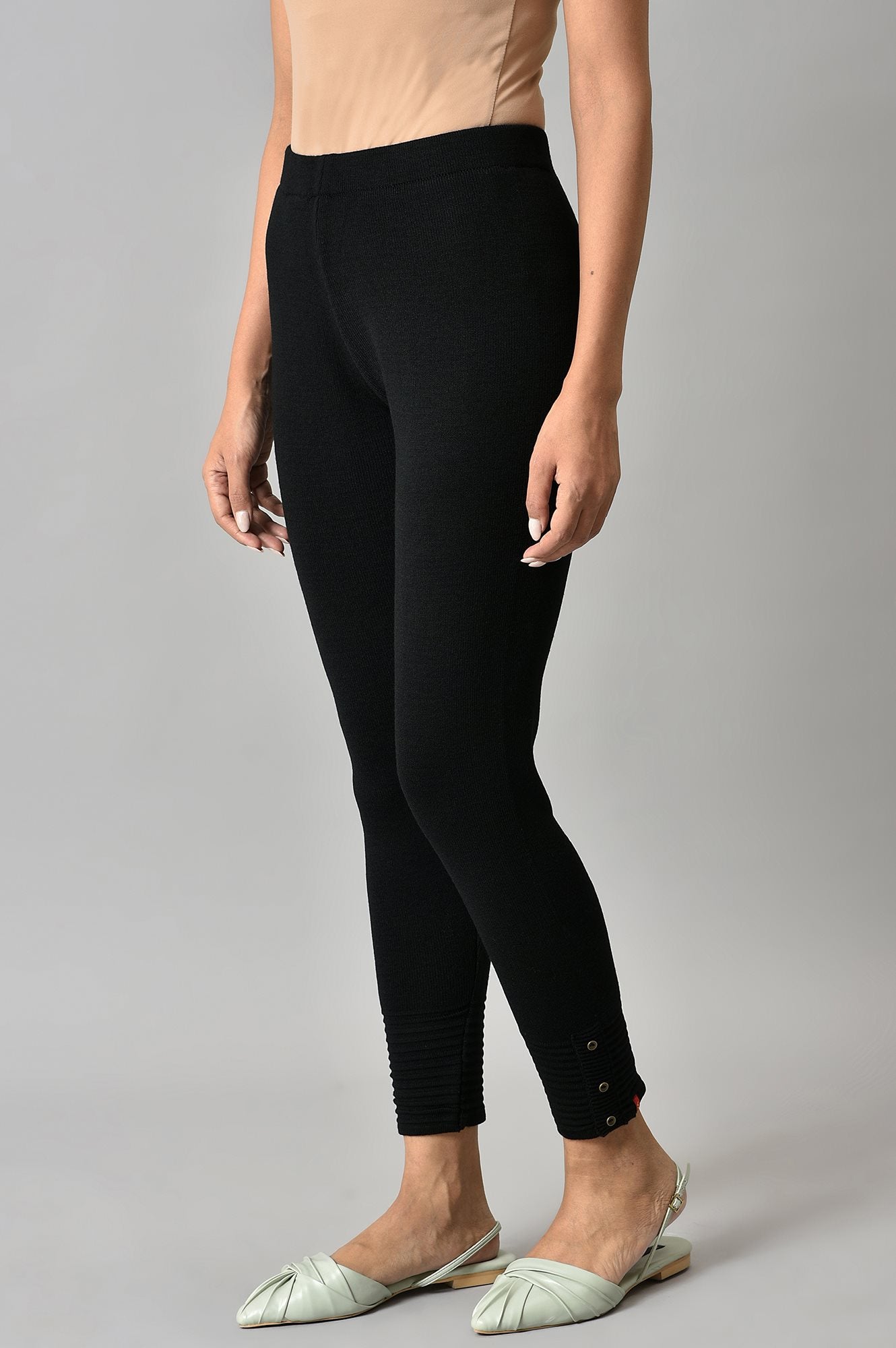 https://cdn.shopify.com/s/files/1/0722/3148/5636/files/22NOW60421-218380_3_3ffd3a47-0891-4d87-ab76-d747e7e6e6ce.jpg?v=1760598125