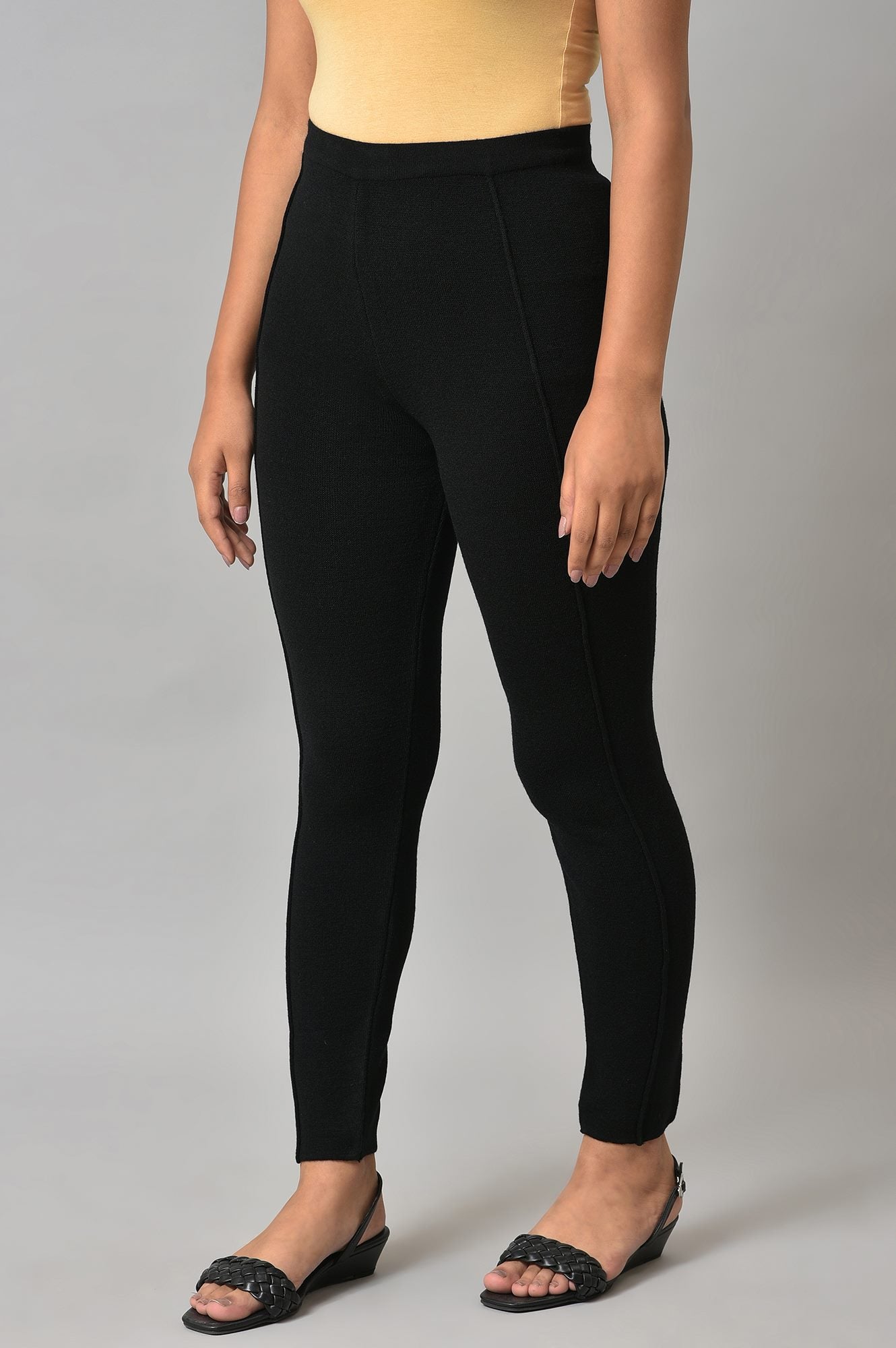 https://cdn.shopify.com/s/files/1/0722/3148/5636/files/22NOW60424-218380_3_e8cbcaa4-b28f-48ce-87c3-1fe0823ff298.jpg?v=1760601945