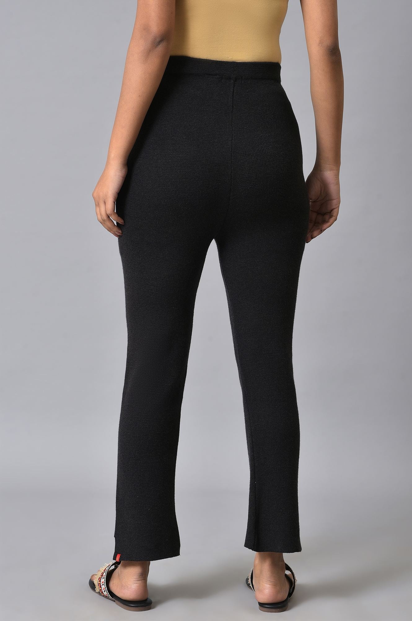 https://cdn.shopify.com/s/files/1/0722/3148/5636/files/22NOW62077-218384_2_c23ea70a-7cae-4bd3-b537-61c1f71eed3a.jpg?v=1760607847