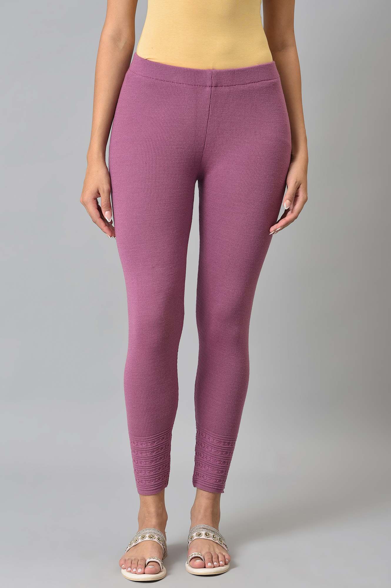 https://cdn.shopify.com/s/files/1/0722/3148/5636/files/22NOW62080-212137_1_4099dcdb-c6c2-41c1-9e68-e6030beb1796.jpg?v=1760605192
