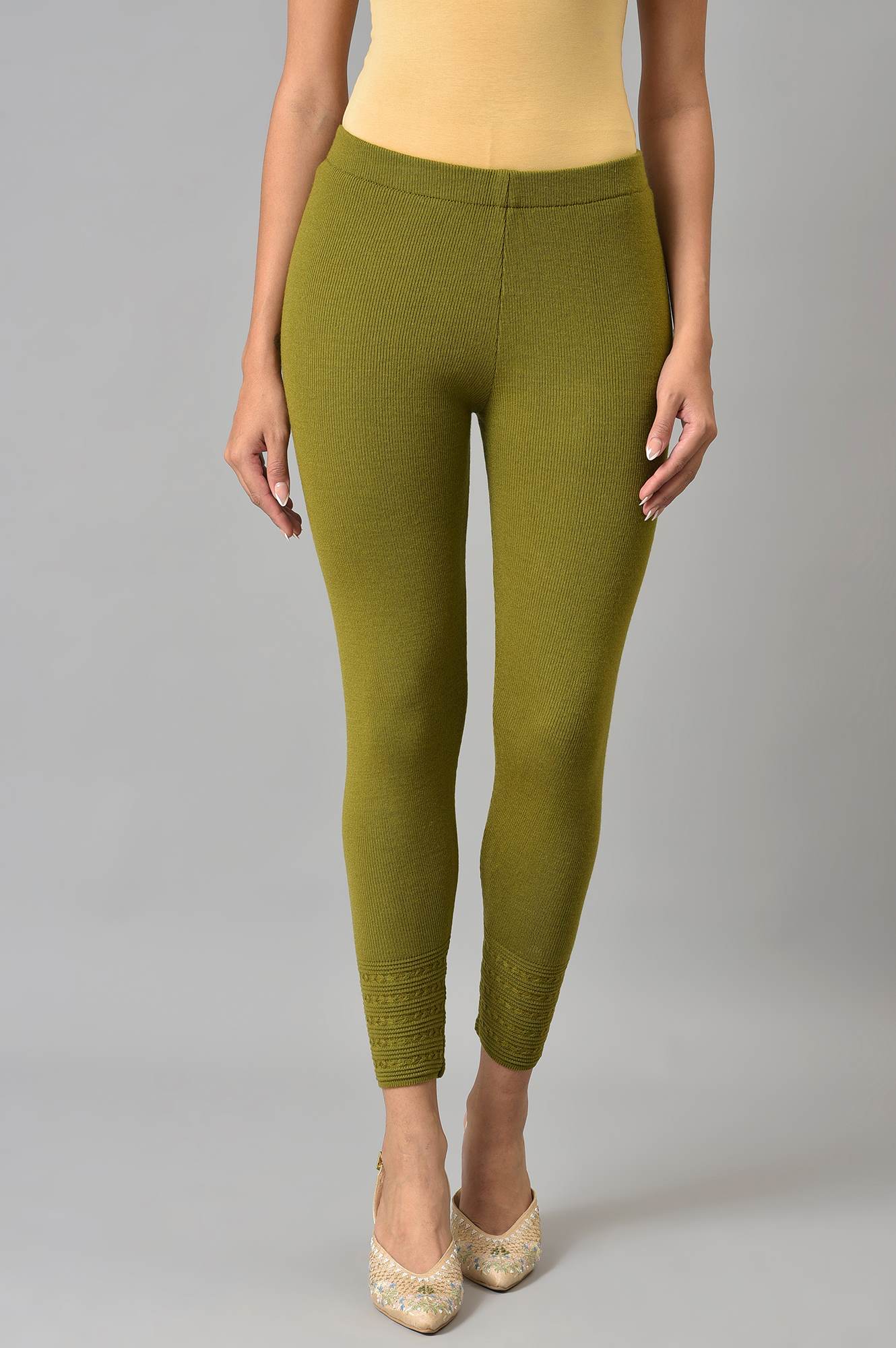 https://cdn.shopify.com/s/files/1/0722/3148/5636/files/22NOW62080-215933_1_788c153b-718a-405c-8ddb-799e66e8faea.jpg?v=1772276451