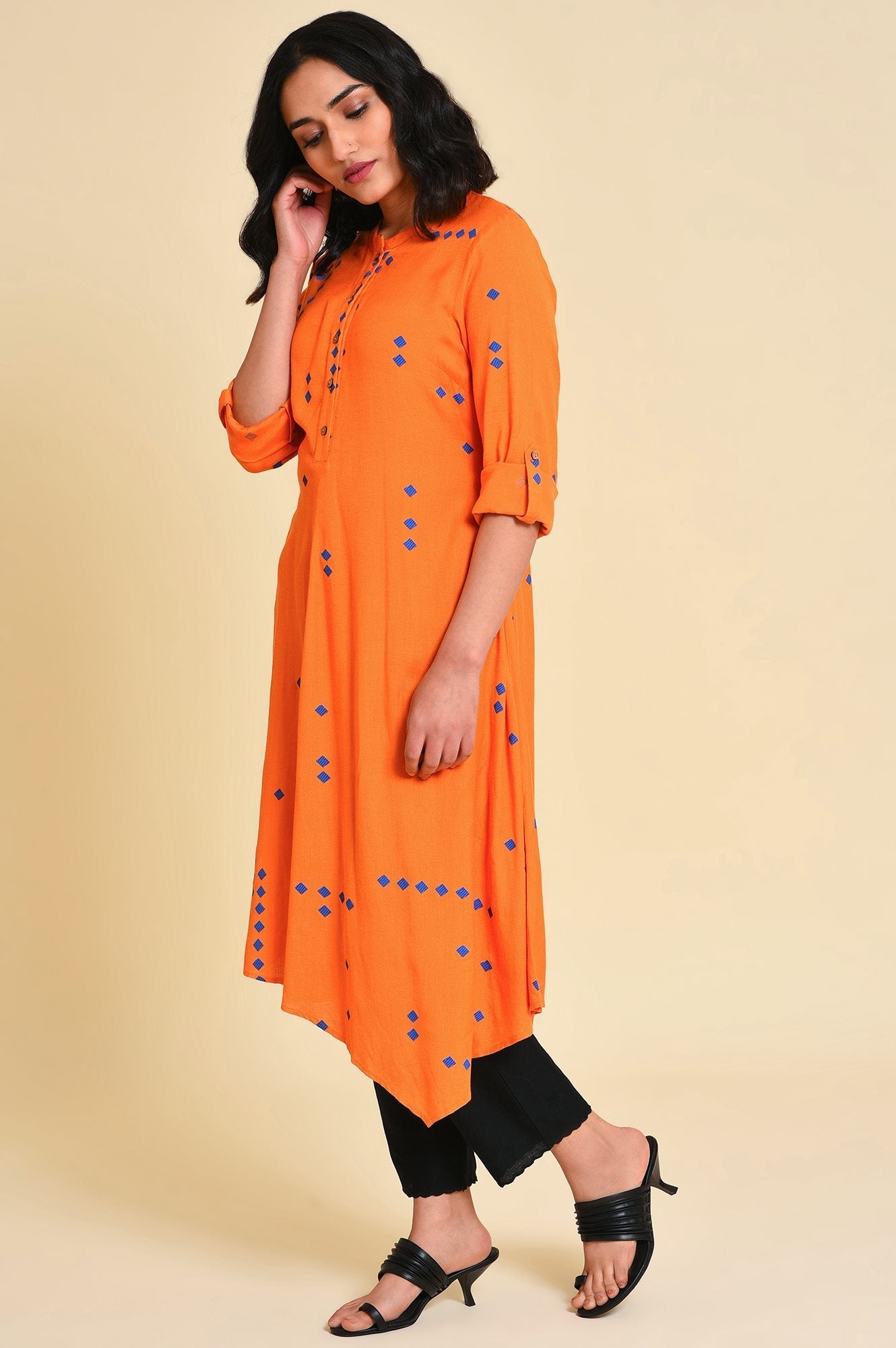 https://cdn.shopify.com/s/files/1/0722/3148/5636/files/22NOW62081-215728_3_88e34a84-caa9-4376-afb4-4473f59e5b6c.jpg?v=1760599328