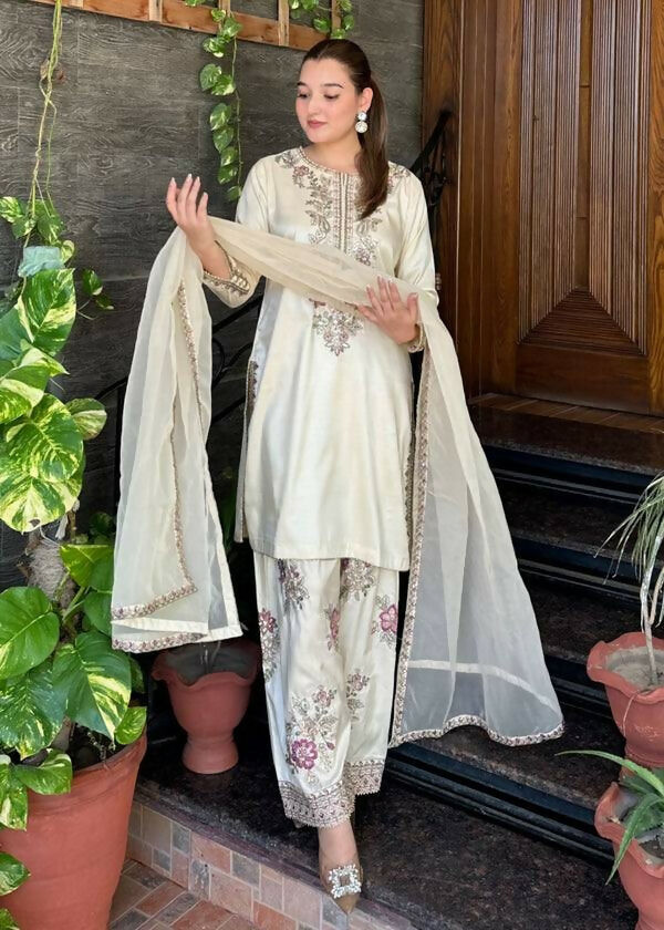 Teeya Creation Womens Trendy Stylish Embroidery Thread Work Kurta Set - Dista