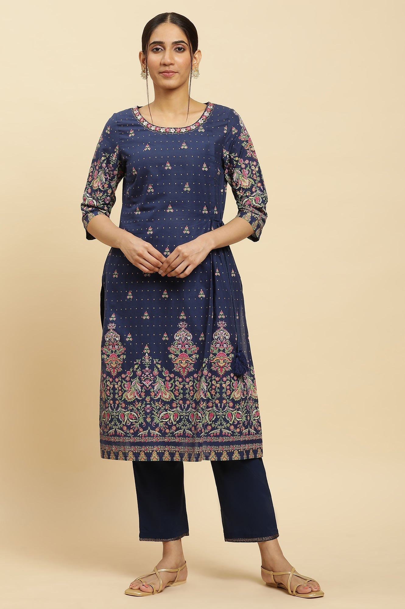 https://cdn.shopify.com/s/files/1/0722/3148/5636/files/23AUW10112-121865_2_80c40e6b-2f7b-4a48-b95b-e3e6cb754377.jpg?v=1760477936