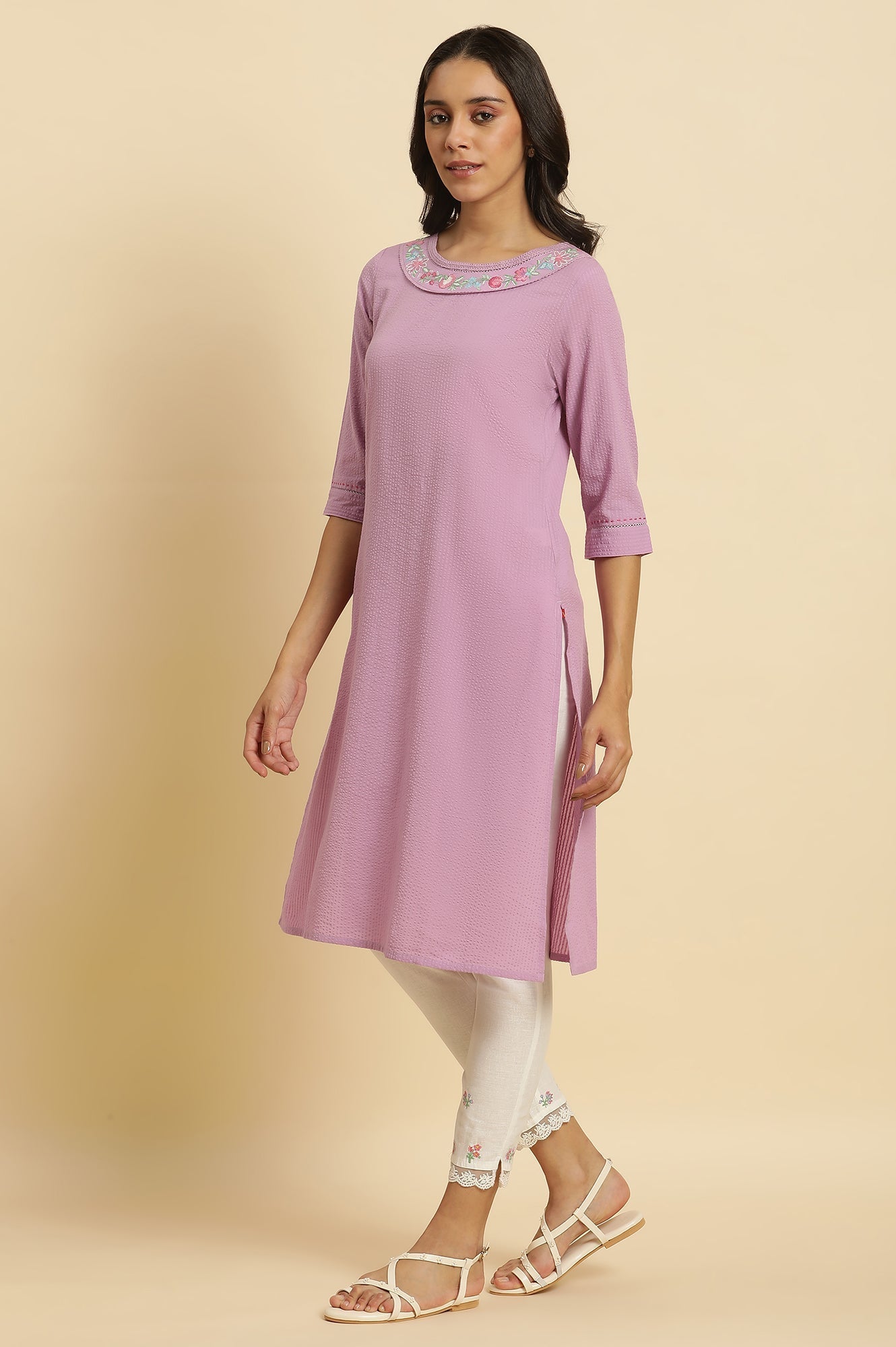https://cdn.shopify.com/s/files/1/0722/3148/5636/files/23AUW10131-220210_3_b4dcb3e9-d5eb-443e-bf72-72cff8e9ef03.jpg?v=1760478030