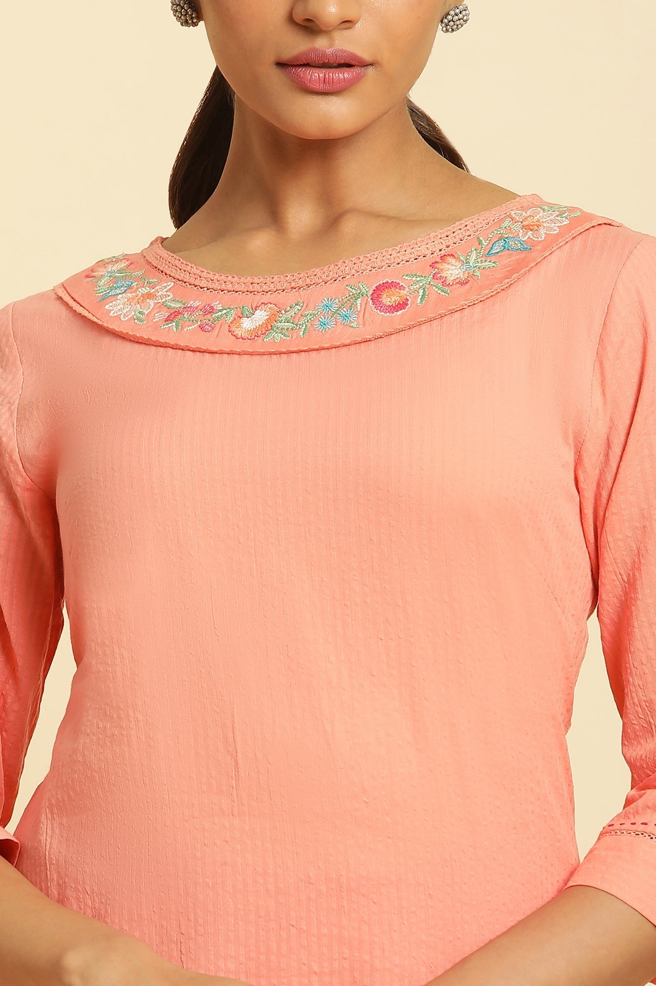 https://cdn.shopify.com/s/files/1/0722/3148/5636/files/23AUW10131-220438_6_e9e0a2c8-e3ee-4f74-bf44-bbb77252664e.jpg?v=1760498641