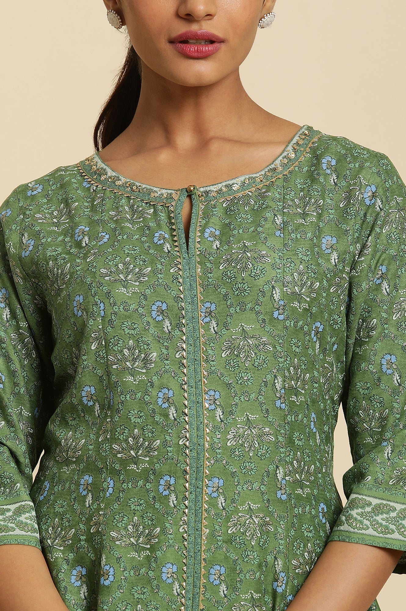 https://cdn.shopify.com/s/files/1/0722/3148/5636/files/23AUW19716-120971_6_7500a4c7-b8a4-4235-ac21-3daa8b1a996f.jpg?v=1760476459