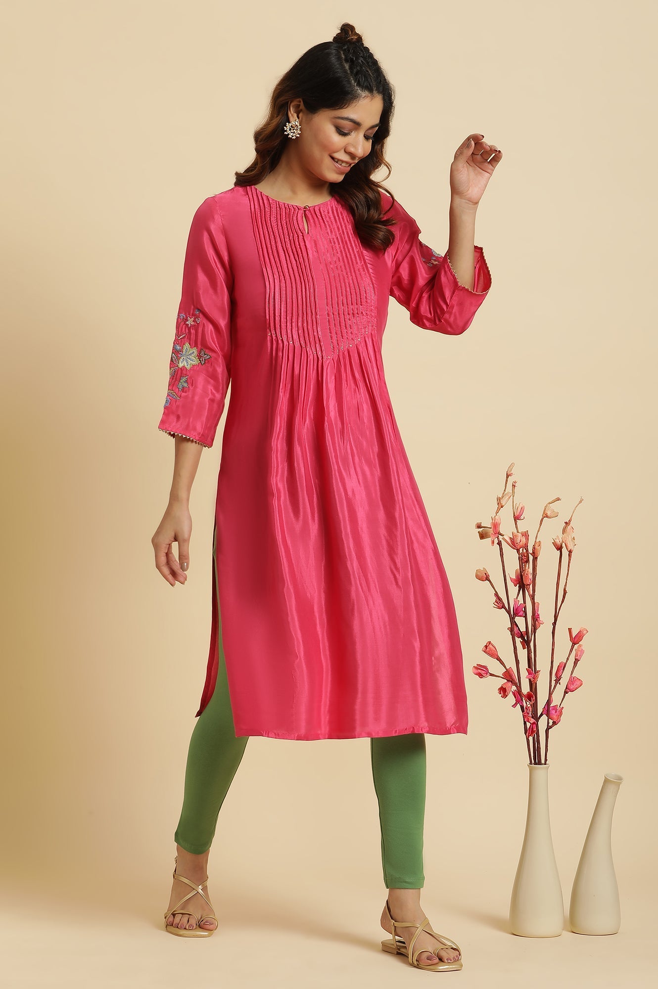 https://cdn.shopify.com/s/files/1/0722/3148/5636/files/23AUW19722-220307_1_f1cf0f03-eaea-4c8c-981f-716452bdeace.jpg?v=1760476474