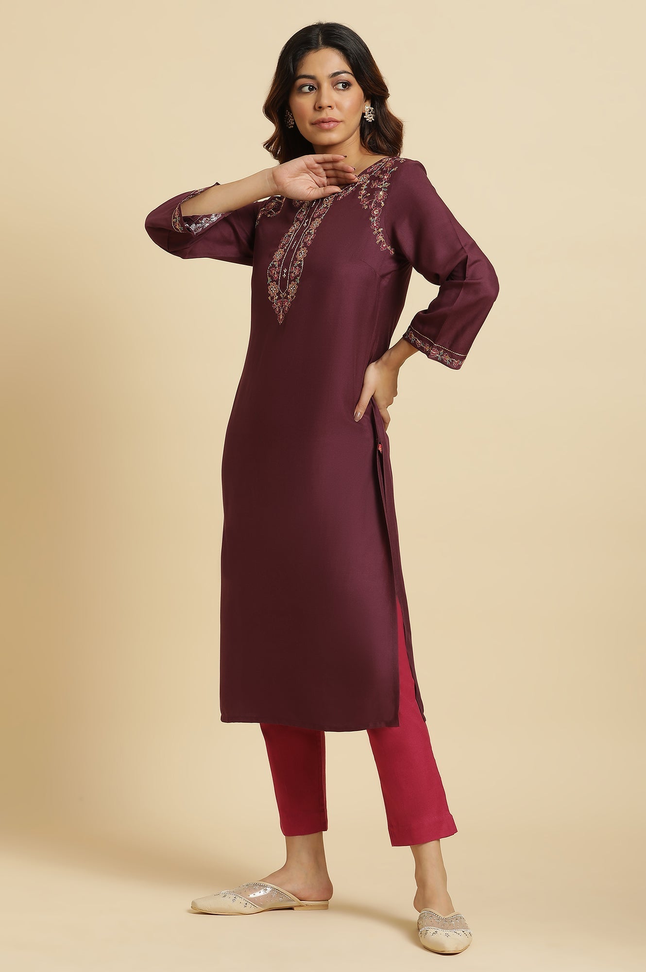 https://cdn.shopify.com/s/files/1/0722/3148/5636/files/23AUW19801-220045_3_e2e7c51b-8b7d-4fe1-8484-fb2ec67f9fef.jpg?v=1760461122