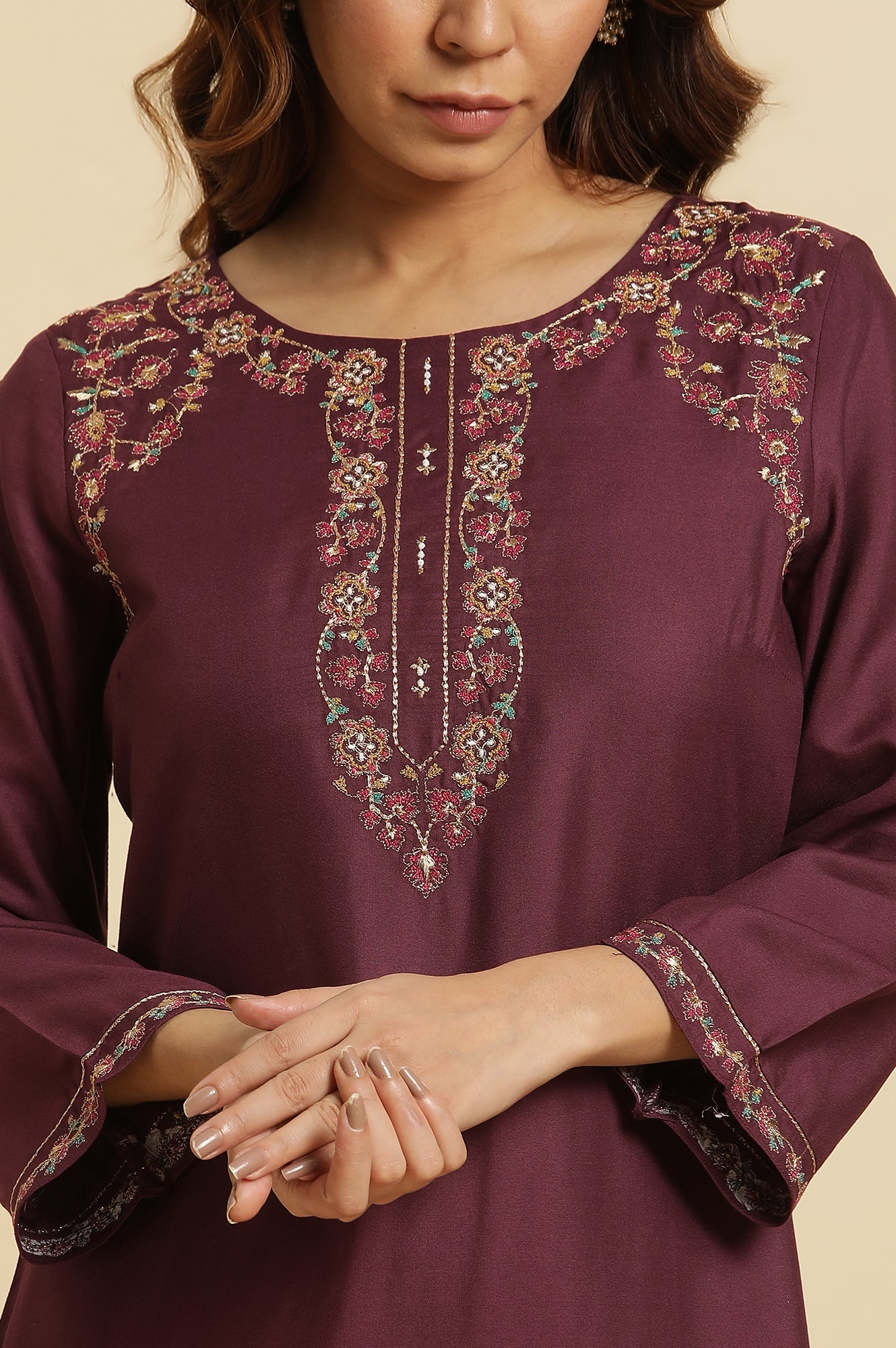 https://cdn.shopify.com/s/files/1/0722/3148/5636/files/23AUW19801-220045_6_417a54d4-a74e-43eb-8a4b-e79de1f9064f.jpg?v=1760497743