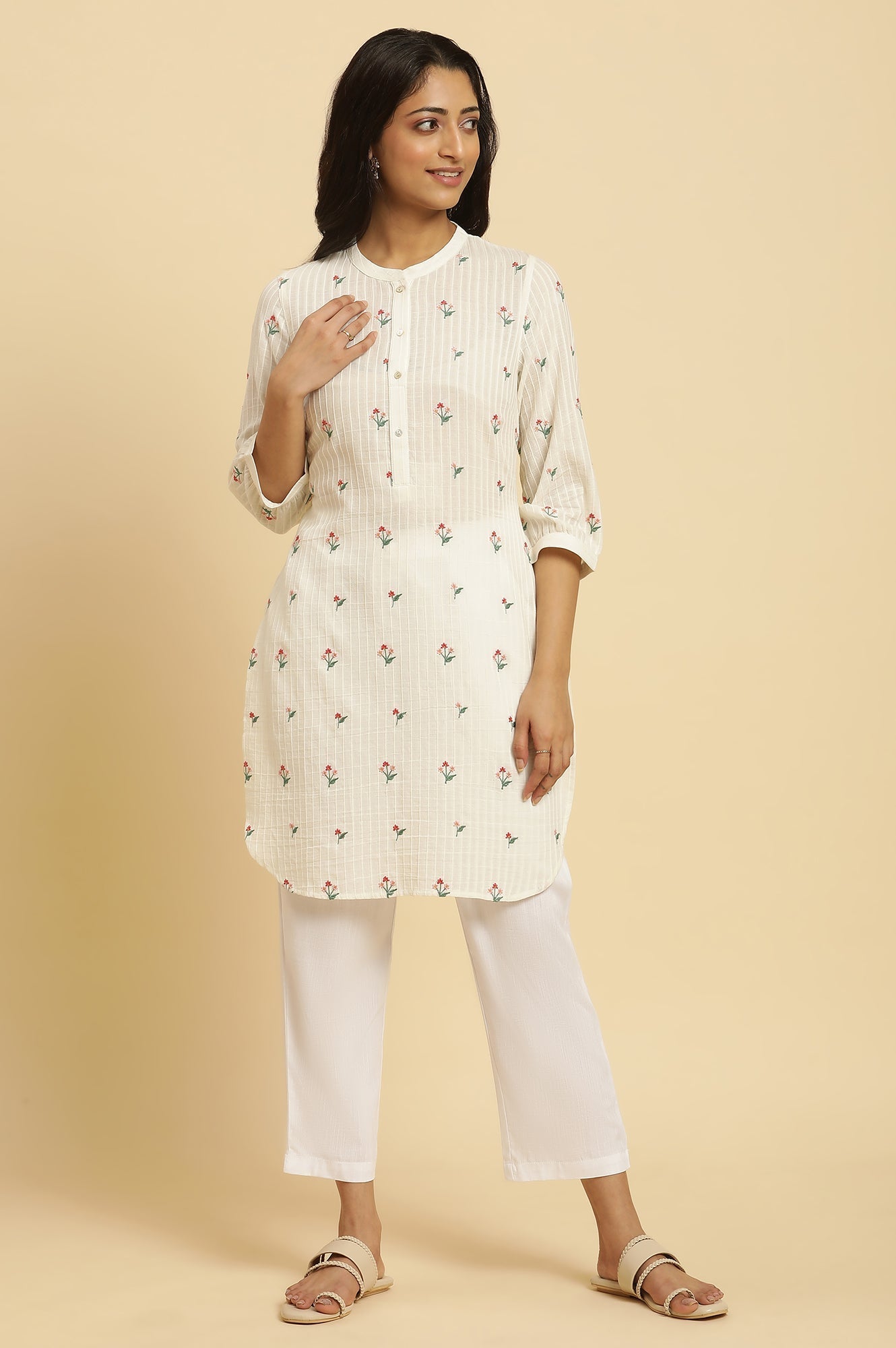 https://cdn.shopify.com/s/files/1/0722/3148/5636/files/23AUW30708-221057_2_f8a91169-1fde-4bbd-a5e2-71ca8371692f.jpg?v=1760482909
