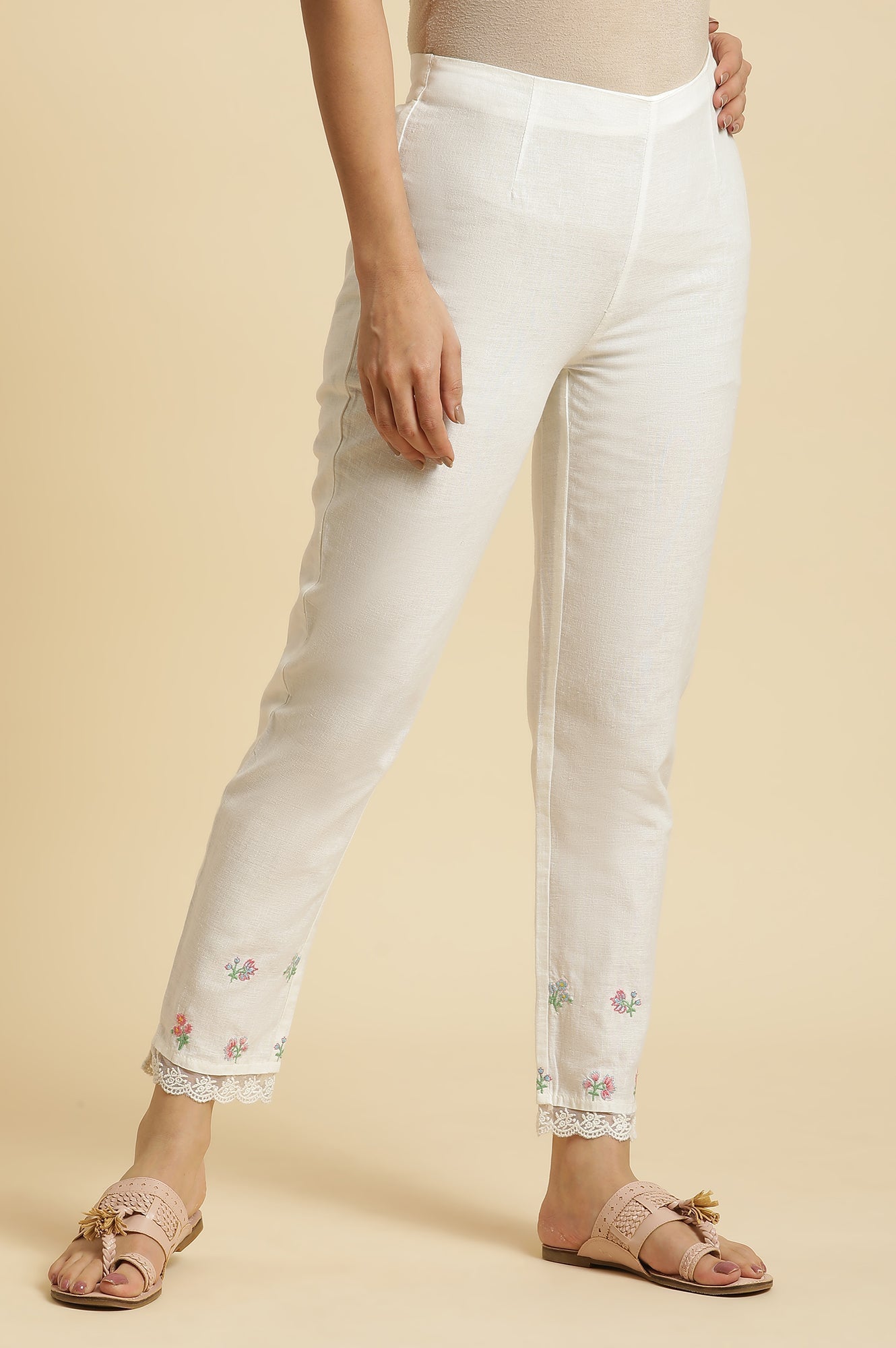 https://cdn.shopify.com/s/files/1/0722/3148/5636/files/23AUW62645-218938_4_823baebd-e9c8-4d59-a1f2-34d7f45c0865.jpg?v=1760497858