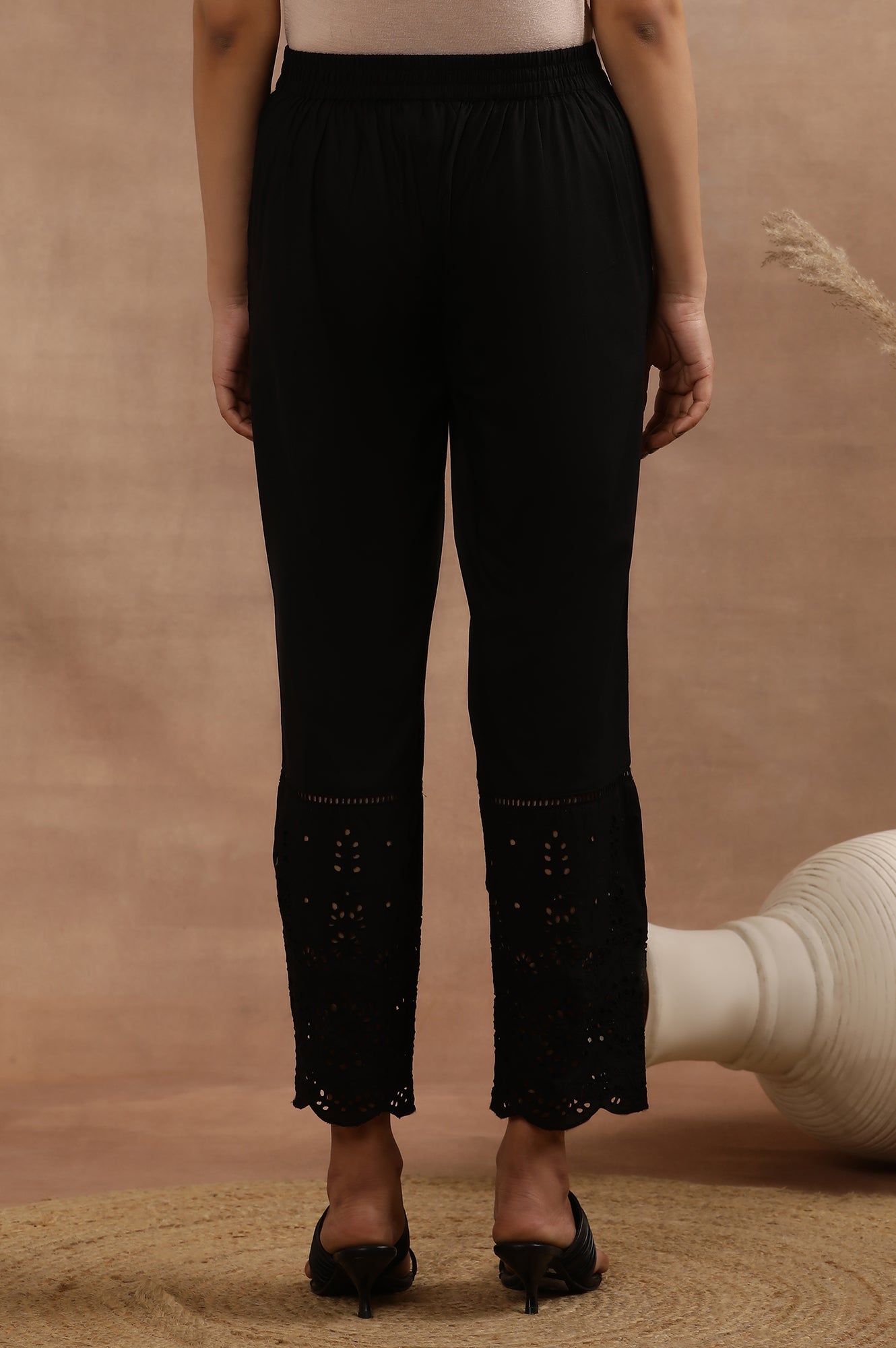 https://cdn.shopify.com/s/files/1/0722/3148/5636/files/23AUW62699-218084_4_9ff59c8a-ba7b-42b8-a6ea-8bdc8481af6f.jpg?v=1760607805