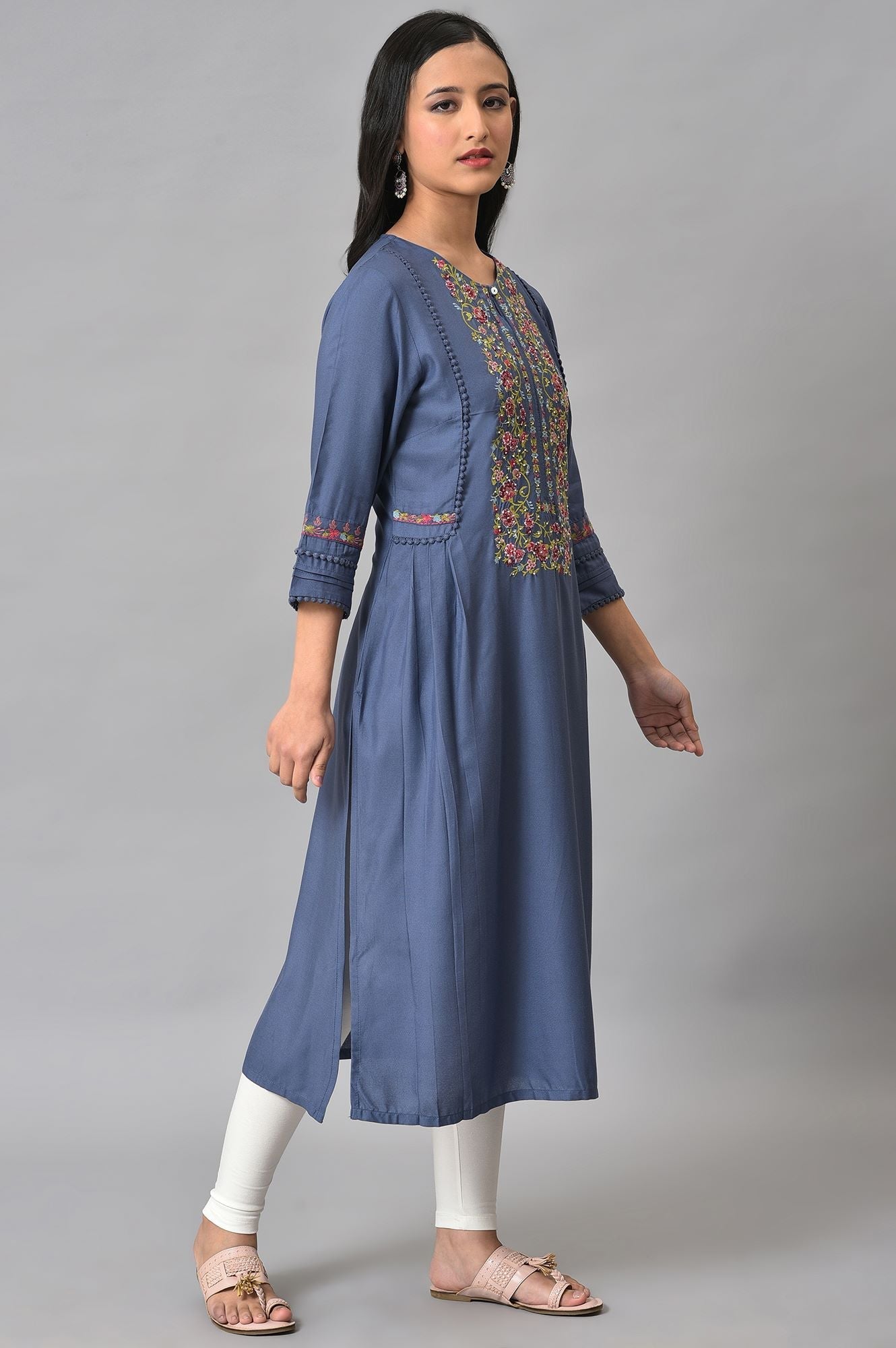 https://cdn.shopify.com/s/files/1/0722/3148/5636/files/23FEW18443-218451_4_daf54d32-a0c8-4df8-8ba9-2dd8e5e3d5a4.jpg?v=1760482575