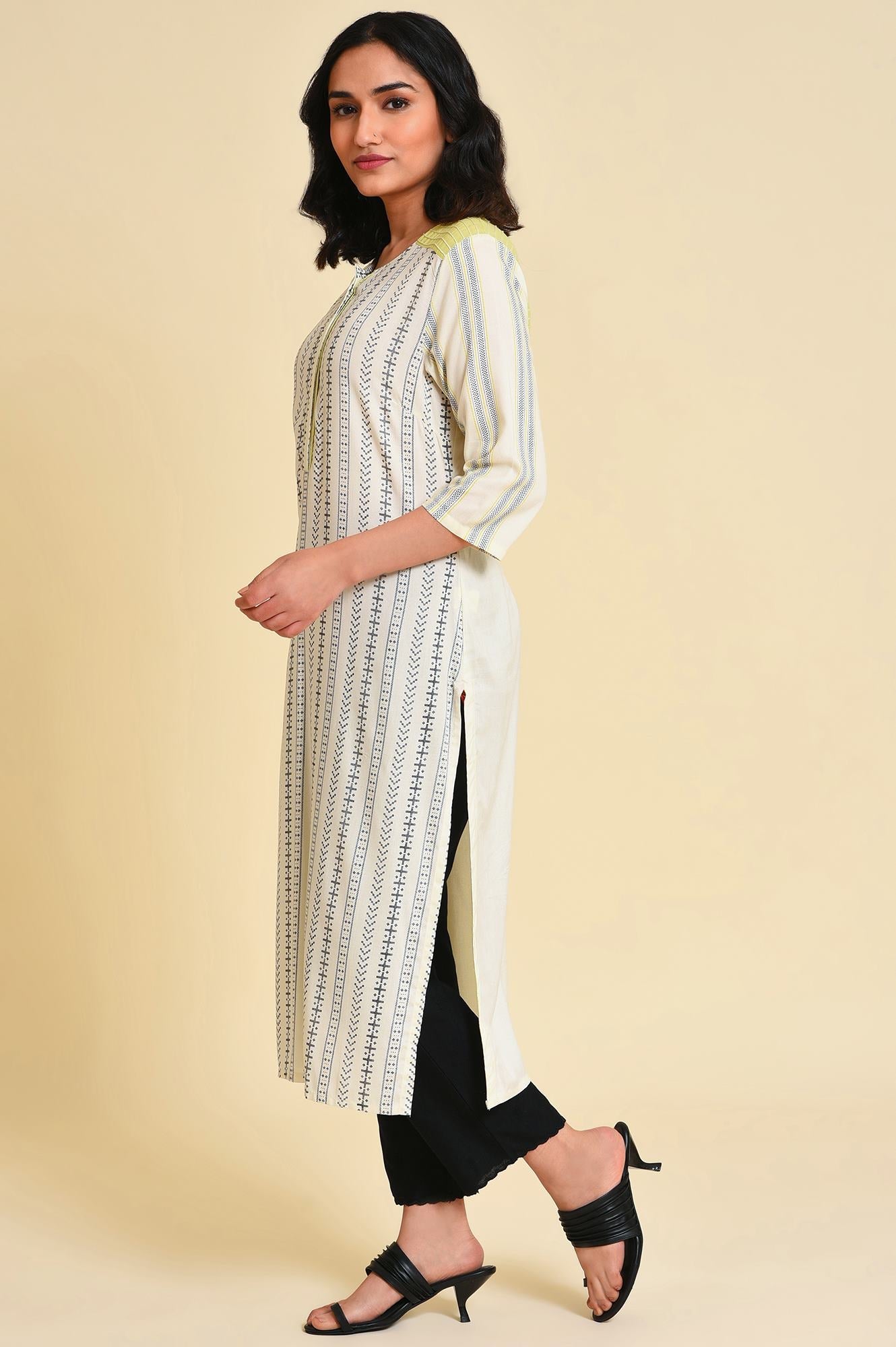 https://cdn.shopify.com/s/files/1/0722/3148/5636/files/23FEW18708-120109_3_ad5d4069-e653-48d3-b24d-99e799cacf68.jpg?v=1760470120