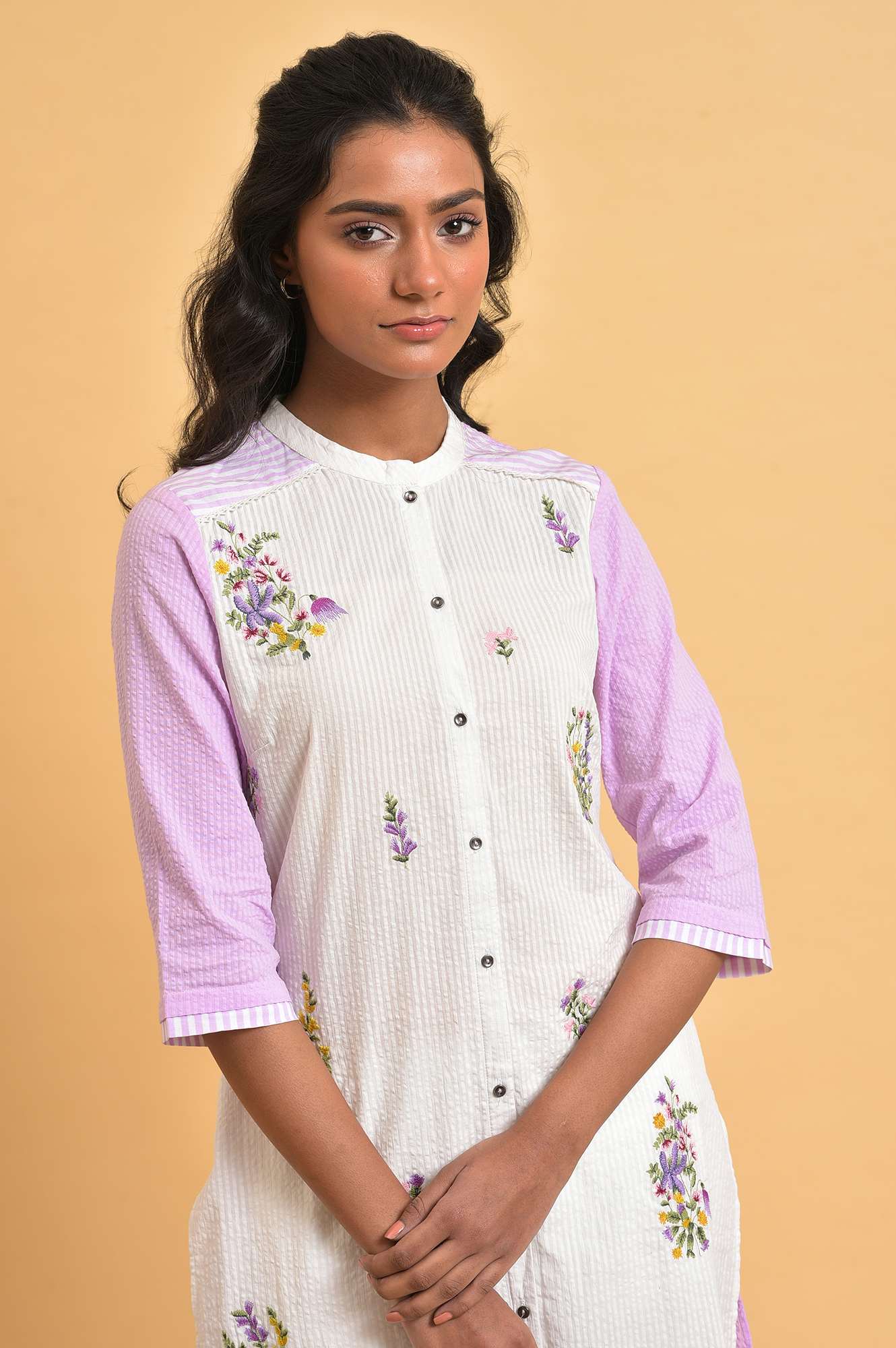 https://cdn.shopify.com/s/files/1/0722/3148/5636/files/23FEW18905-312891_5_f9d2cef0-1555-4eca-9f76-23dcd37d82bd.jpg?v=1760496898
