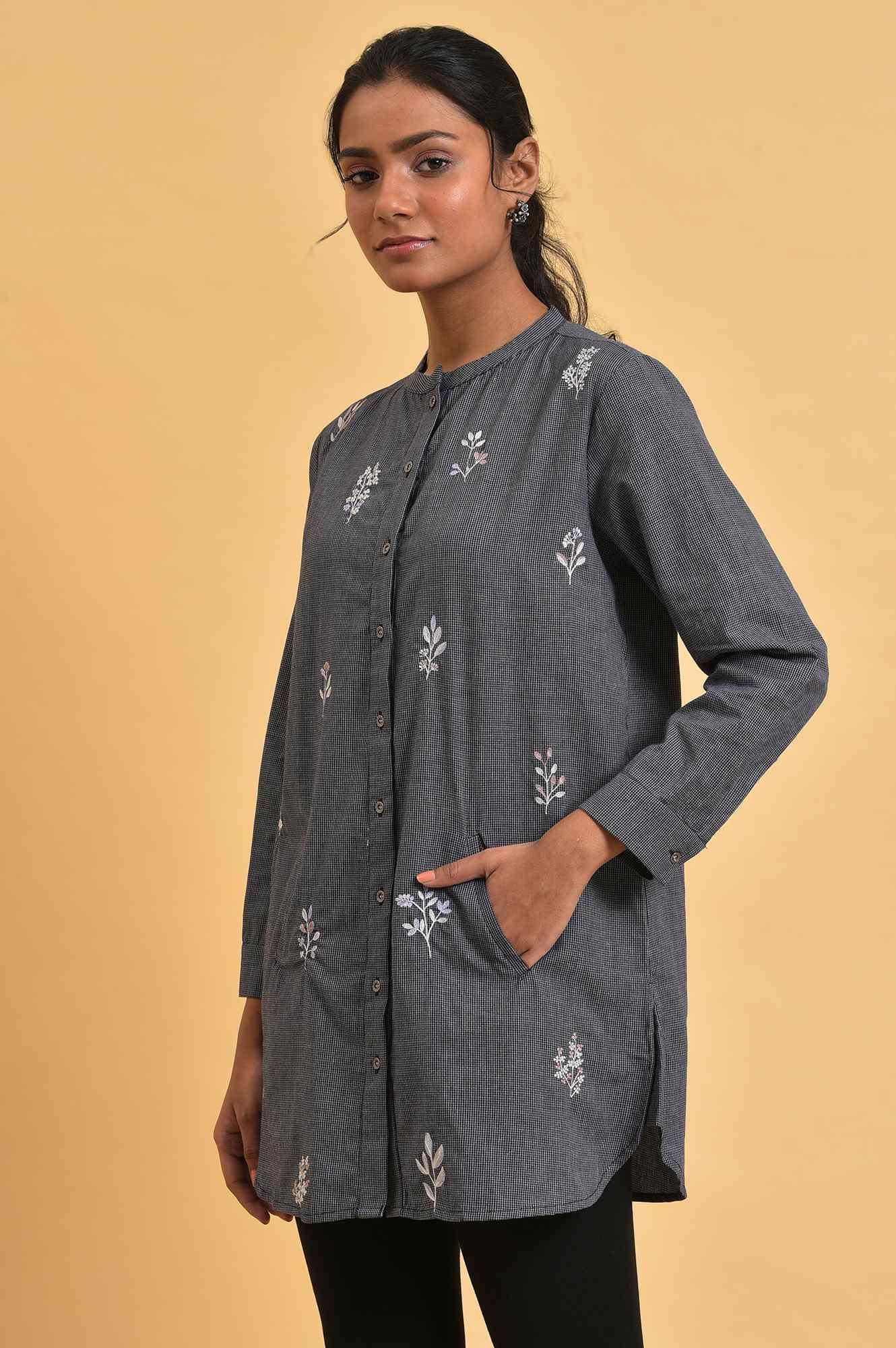 https://cdn.shopify.com/s/files/1/0722/3148/5636/files/23FEW31223-830077_3_85878ae8-288b-46fa-960e-281f663ccf3f.jpg?v=1760451296