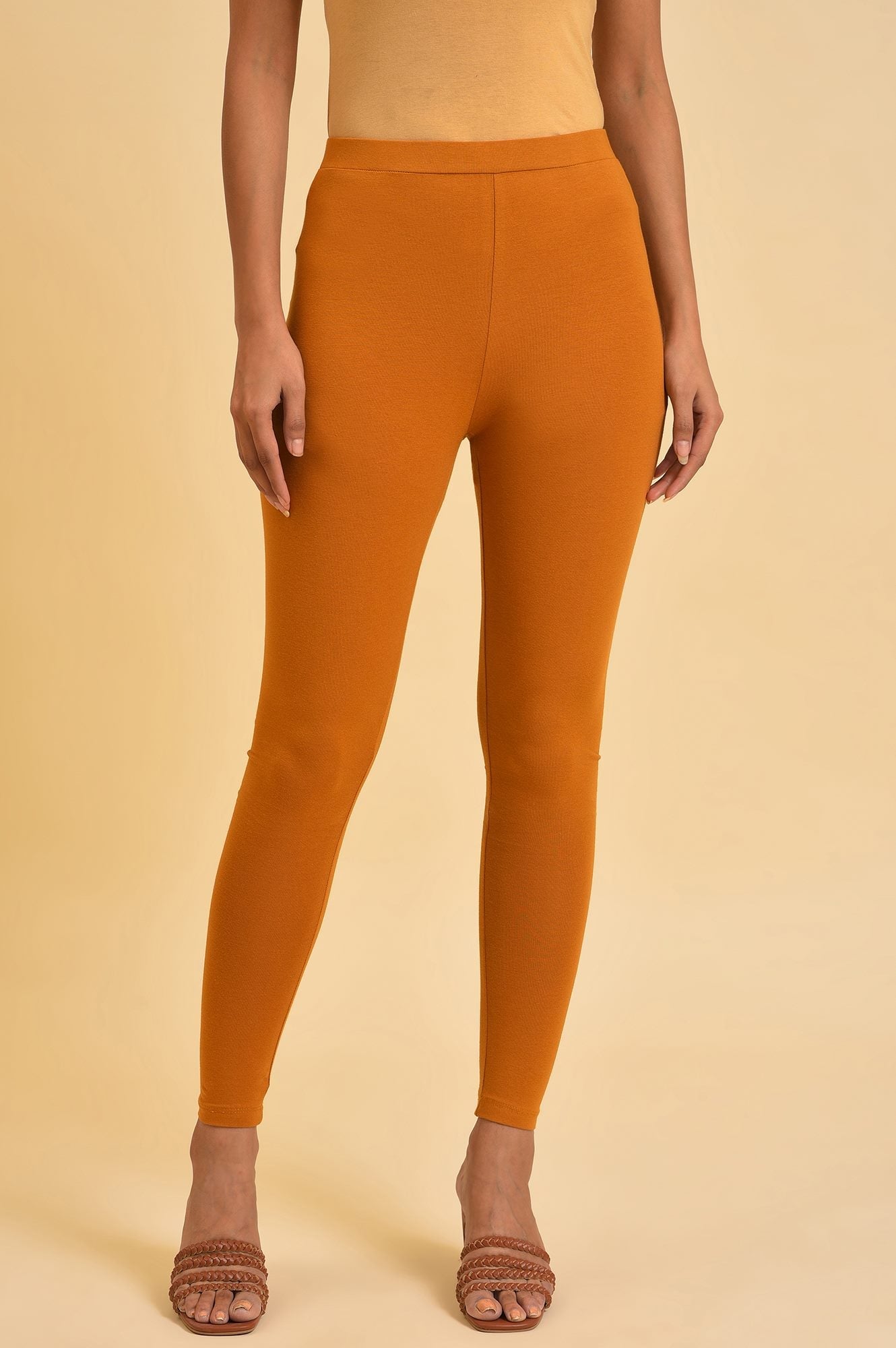 https://cdn.shopify.com/s/files/1/0722/3148/5636/files/23FEW60105-218884_1_8d1cbc2f-2ab5-463e-95db-4b9e06b13b3e.jpg?v=1760603317