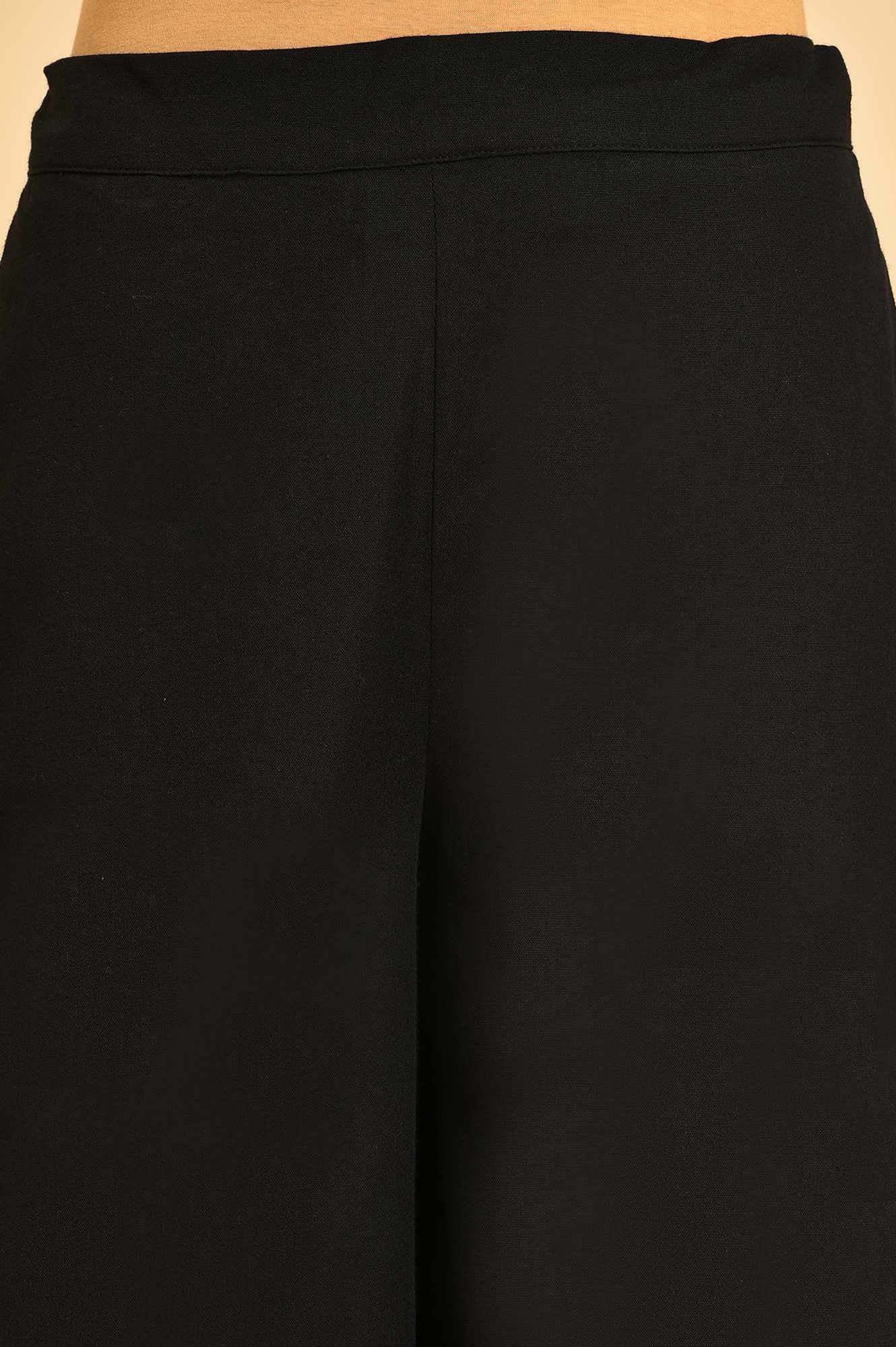 https://cdn.shopify.com/s/files/1/0722/3148/5636/files/23FEW60234-218848L_6_b096a2d3-fa8e-49ca-b829-bb144101941c.jpg?v=1760467071