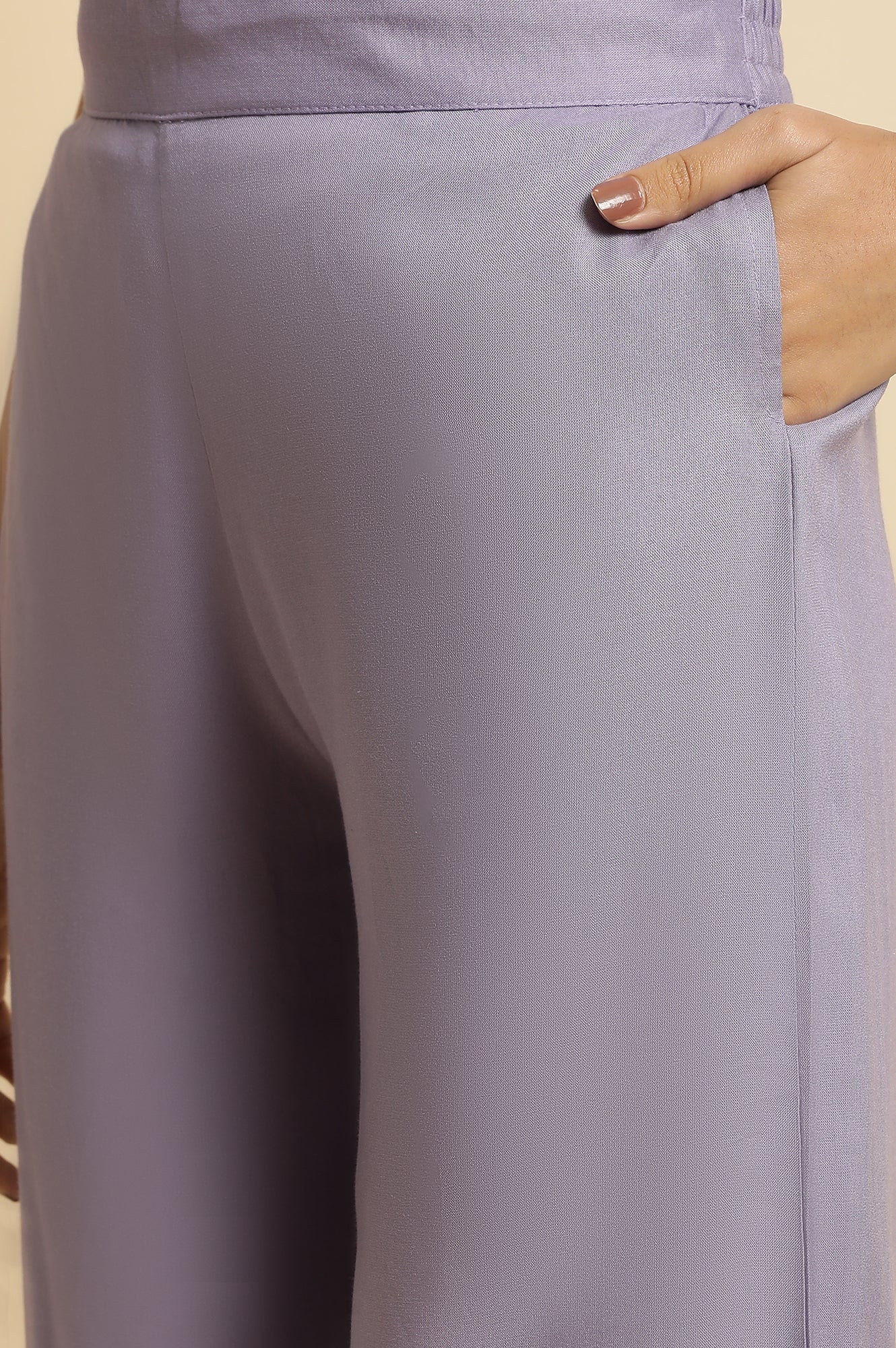 https://cdn.shopify.com/s/files/1/0722/3148/5636/files/23FEW62260-219522_6_a9f400a7-a435-4303-a425-1e9fb01e27c0.jpg?v=1760497473