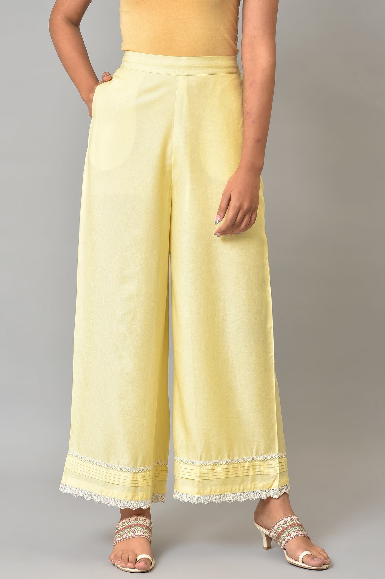https://cdn.shopify.com/s/files/1/0722/3148/5636/files/23FEW62261-218680_1_bce2bd7b-21ca-4561-b161-1b3b2adf41ce.jpg?v=1760495933