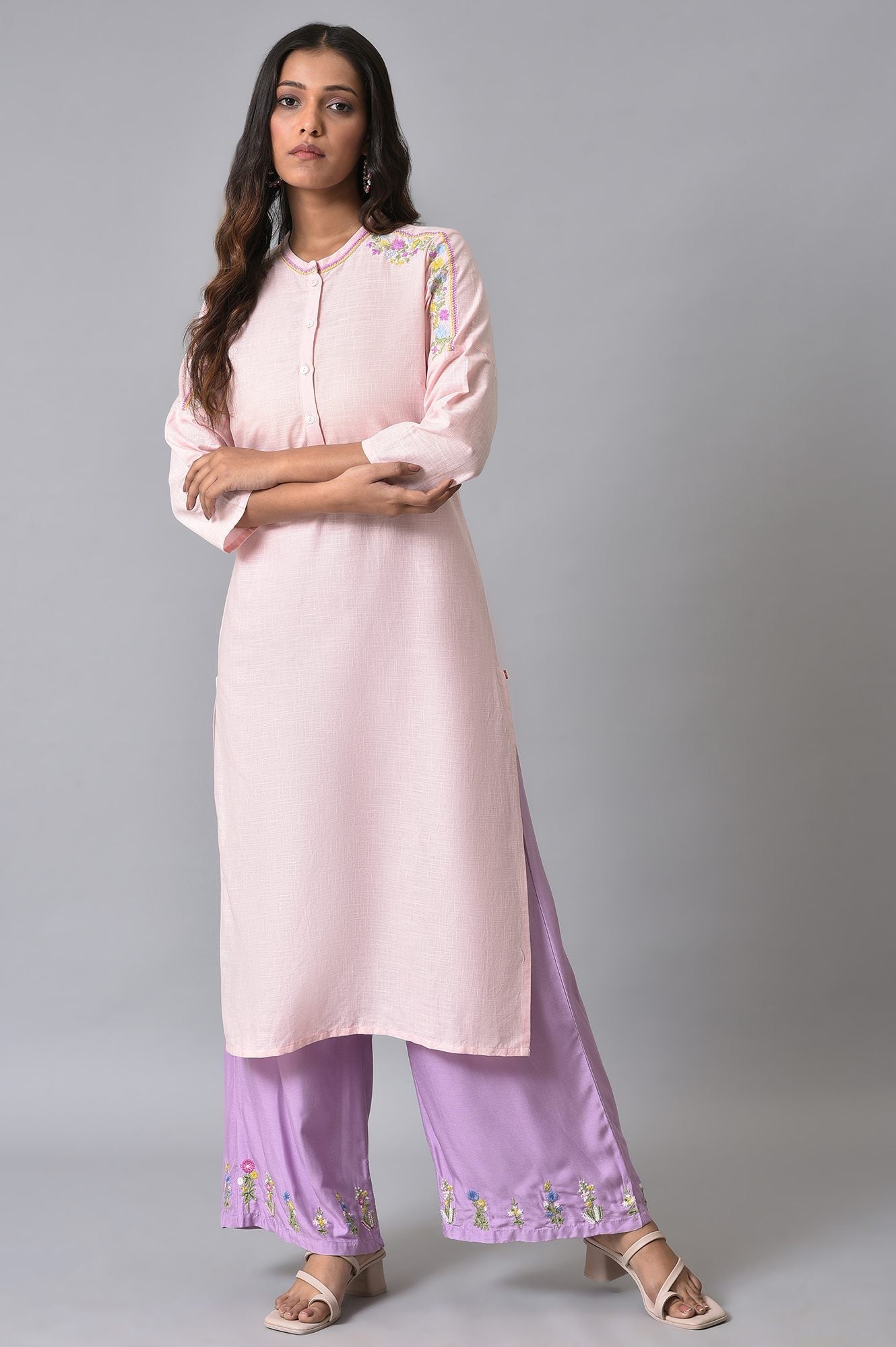 https://cdn.shopify.com/s/files/1/0722/3148/5636/files/23FEW62266-218891_5_6ae4ea8c-73d5-4e01-8d3e-02f550d94d4c.jpg?v=1760460465