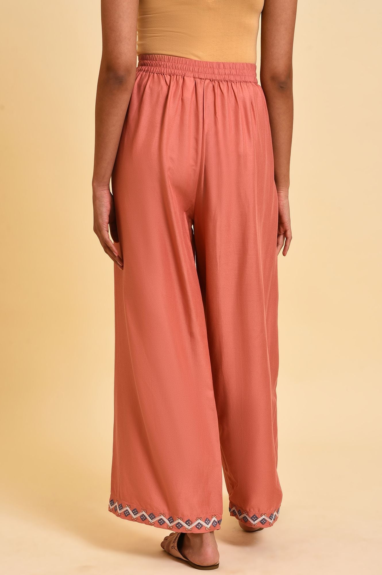 https://cdn.shopify.com/s/files/1/0722/3148/5636/files/23FEW62276-218042_2_b04210aa-e31a-4d6c-b927-c162efe842d8.jpg?v=1760602247