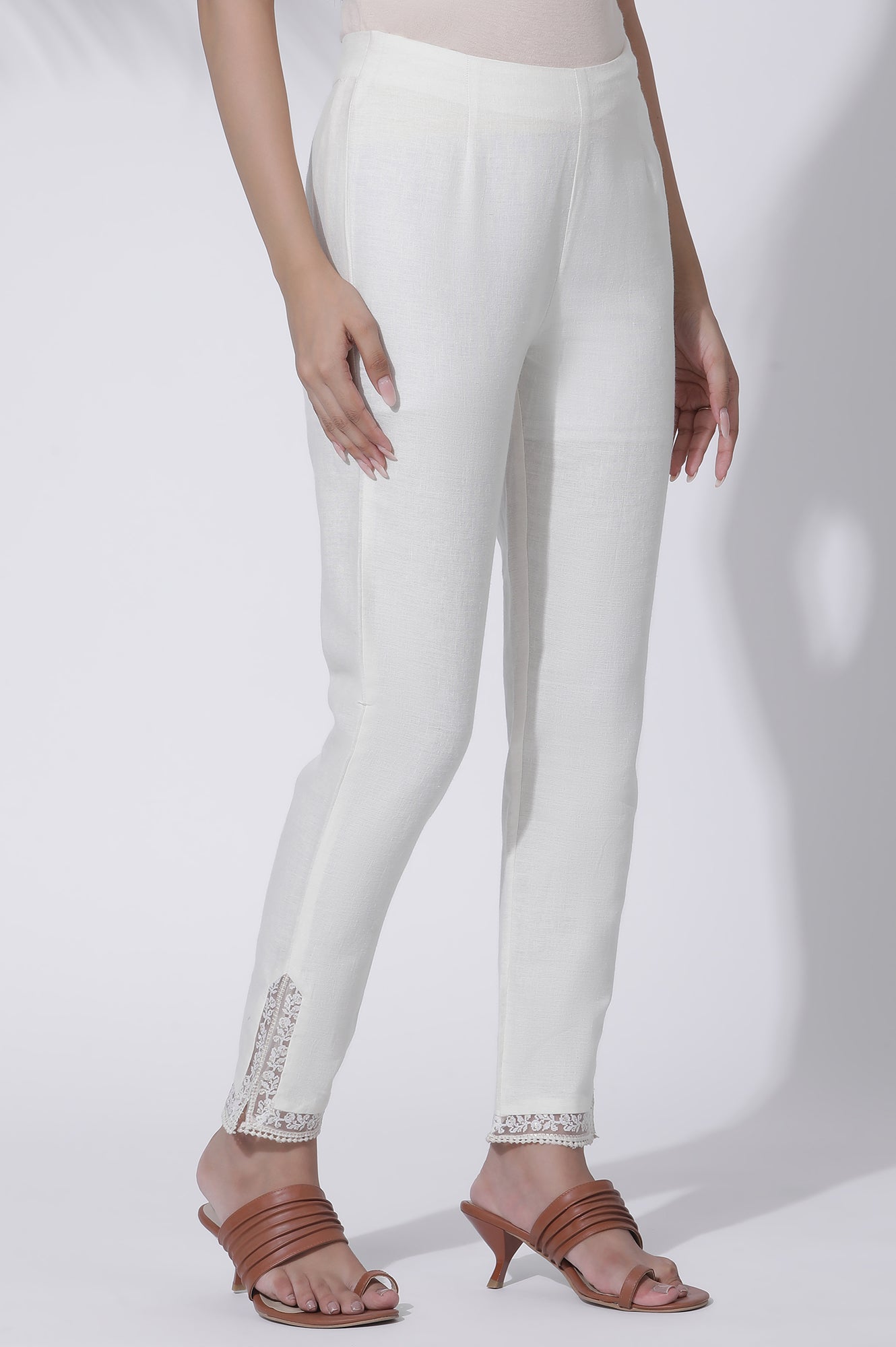 https://cdn.shopify.com/s/files/1/0722/3148/5636/files/23FEW62321-218640_4_06e46b2a-e542-4072-9a77-6257cfedc890.jpg?v=1760497294